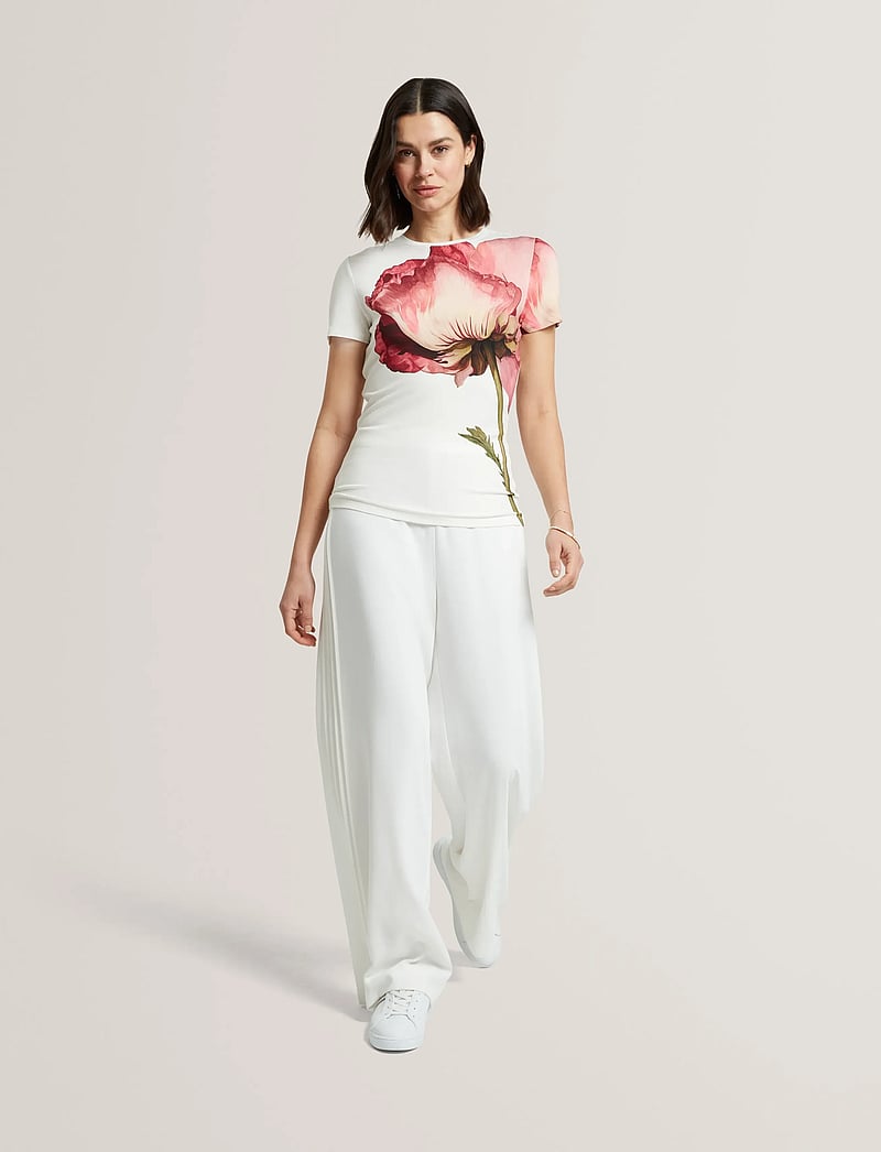 Ted Baker London - OBREY - t-shirts - ivory - 4