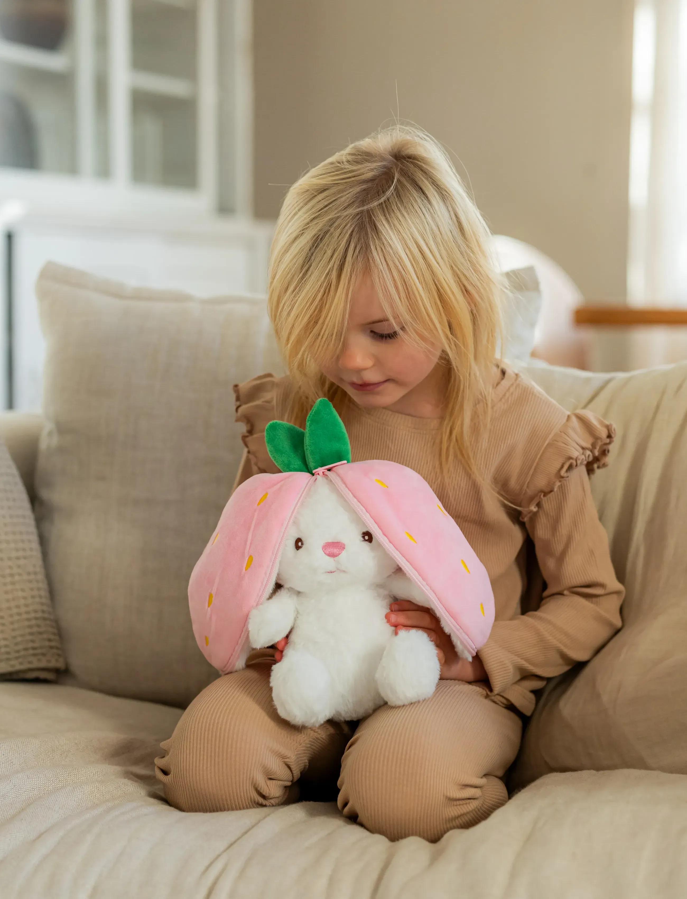 Teddykompaniet Kanin I Jordgubbe Med Dragkedja, Børn, Stuffed Legetøj, Pink, Str: 37 CM