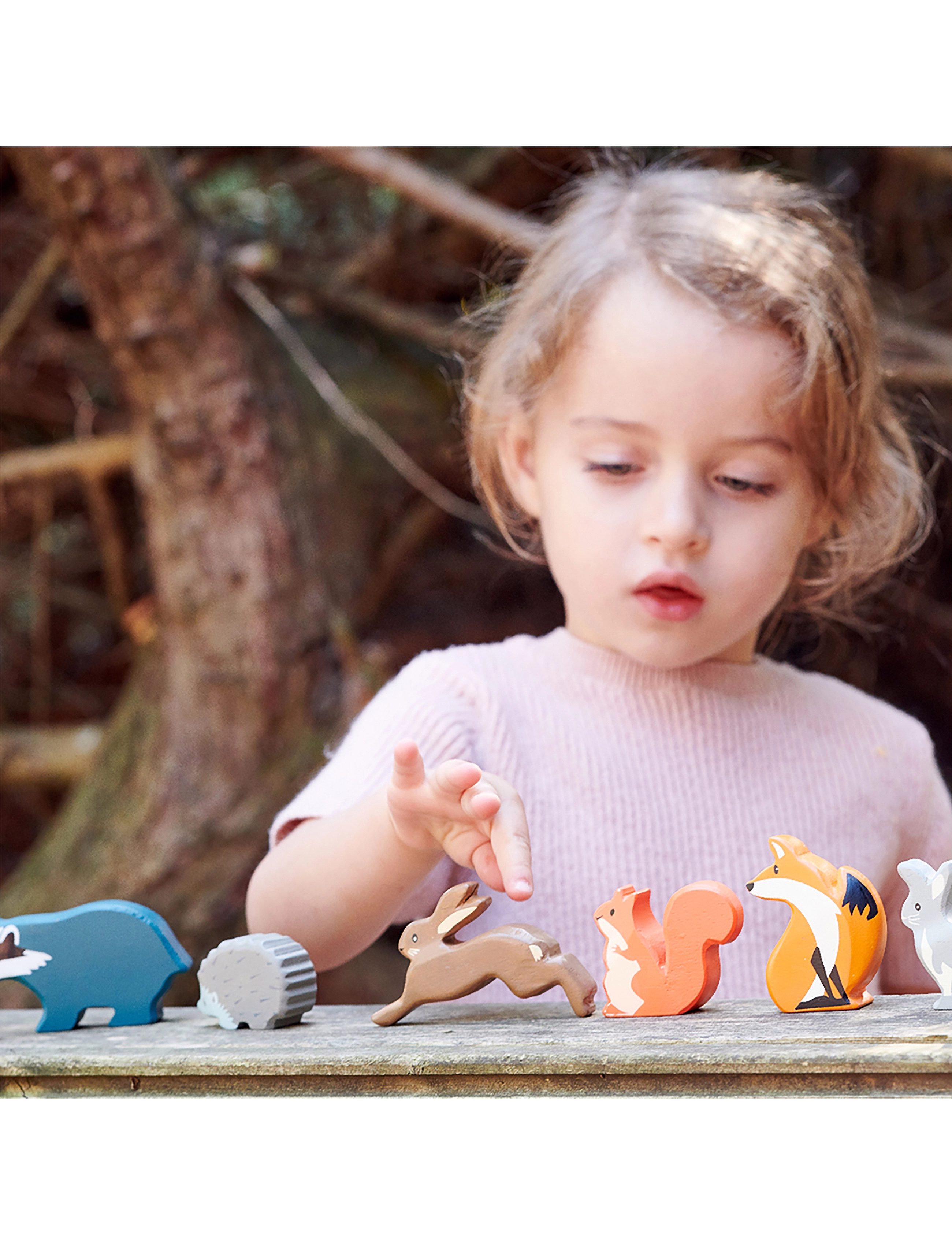 Tender Leaf Display Shelf With 8 Wooden Animals Woodlands, Børn, Træfigur, Multi/mønstret, Str: ONE SIZE