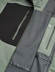 Tenson - TXlite Shell Jacket - striukės ir švarkeliai - grey green - 4