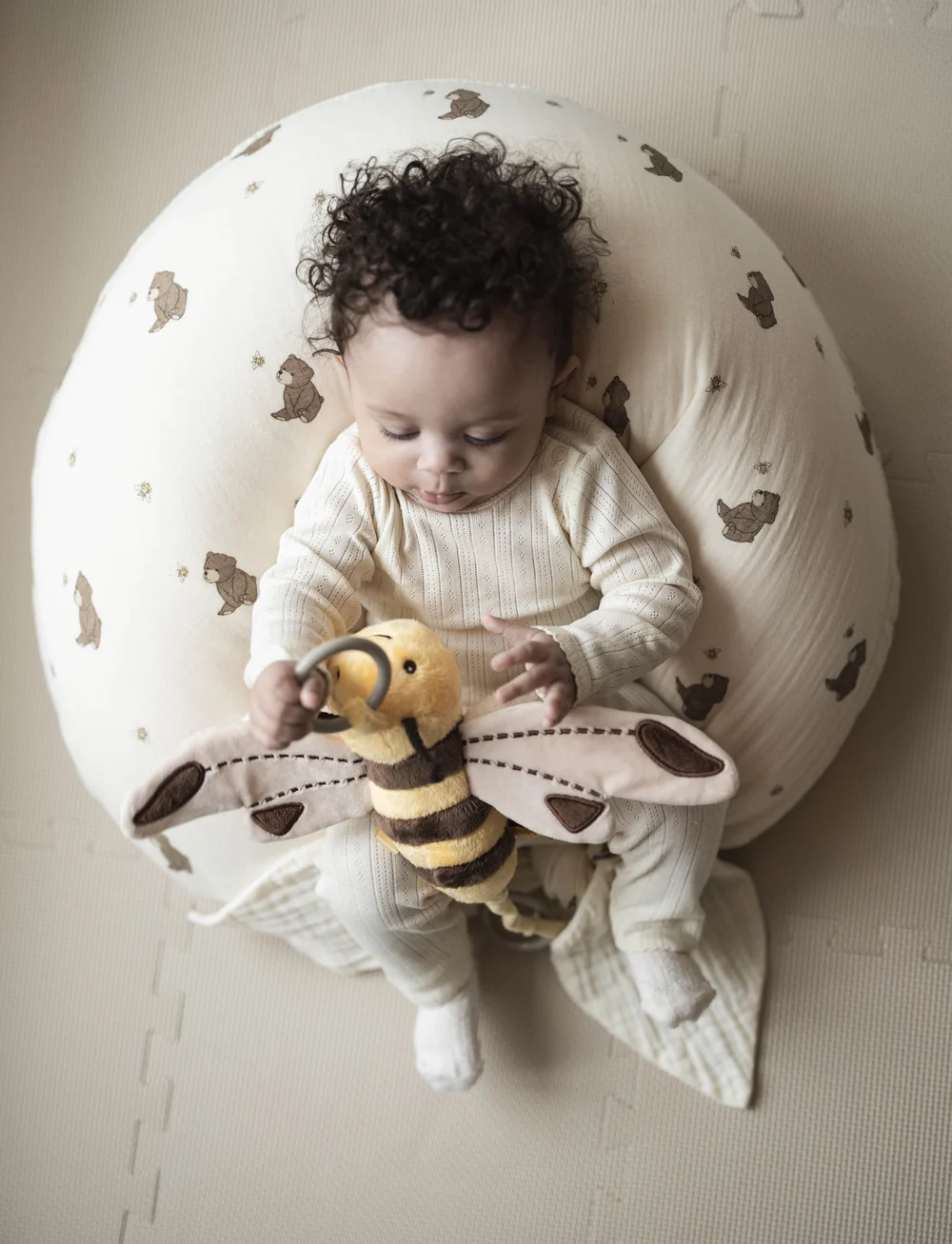 That's Mine - Moon nursing pillow - stillkissen - bees and bears - 0