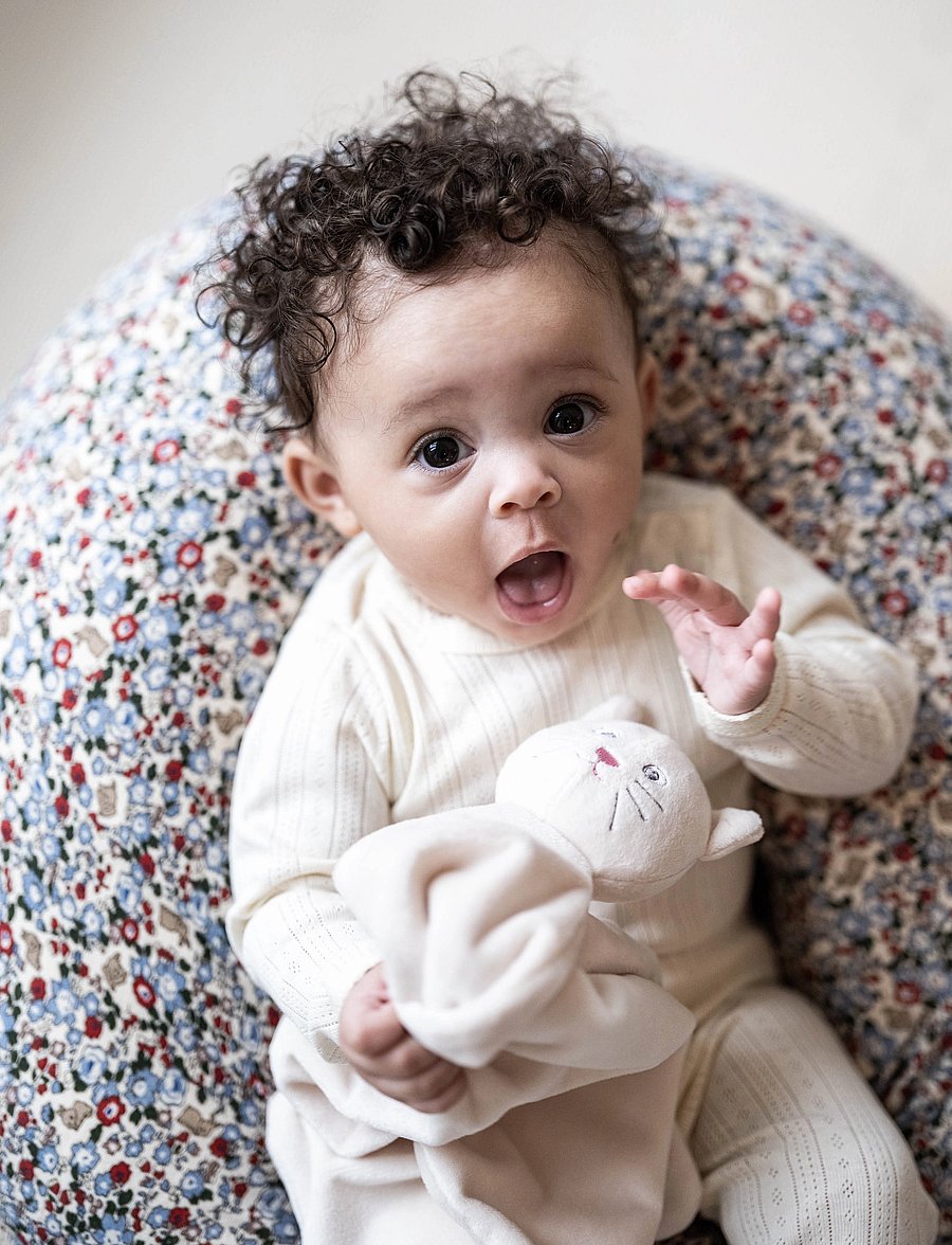 That's Mine - Moon nursing pillow - stillkissen - flora bunnies rouge - 2