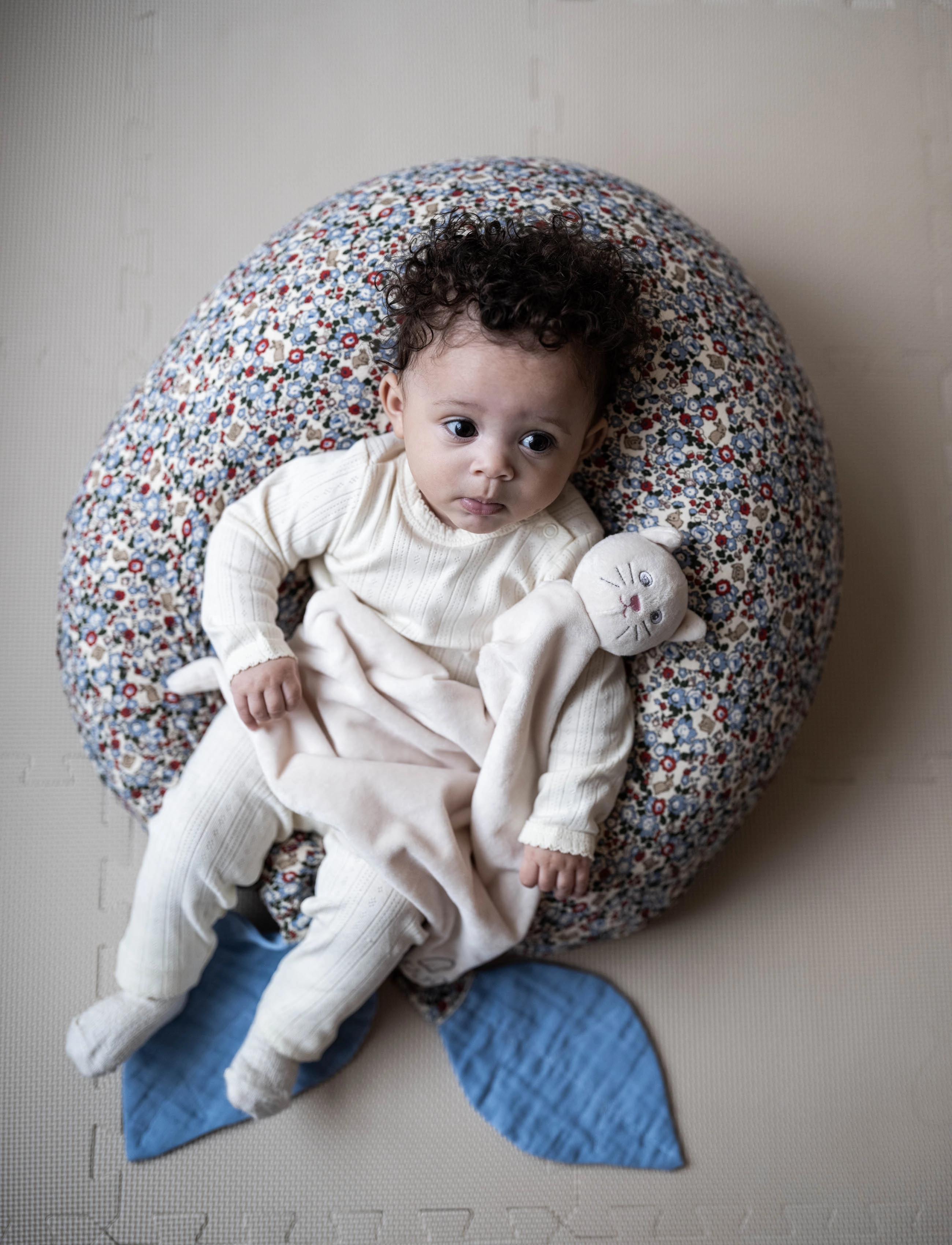 That's Mine - Moon nursing pillow - stillkissen - flora bunnies rouge - 4