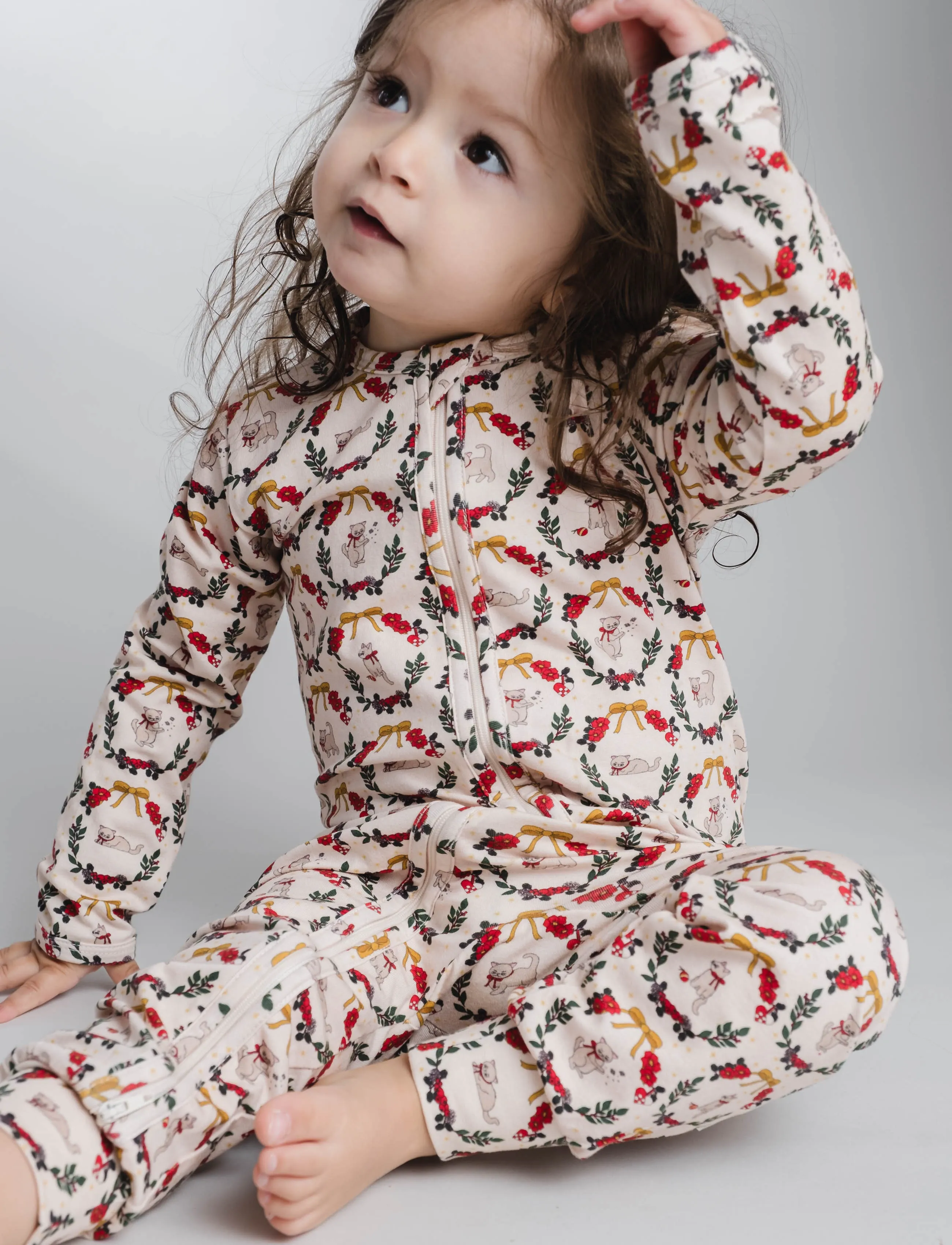 That's Mine - Elliotte onesie - natdragter - christmas wreath - 1