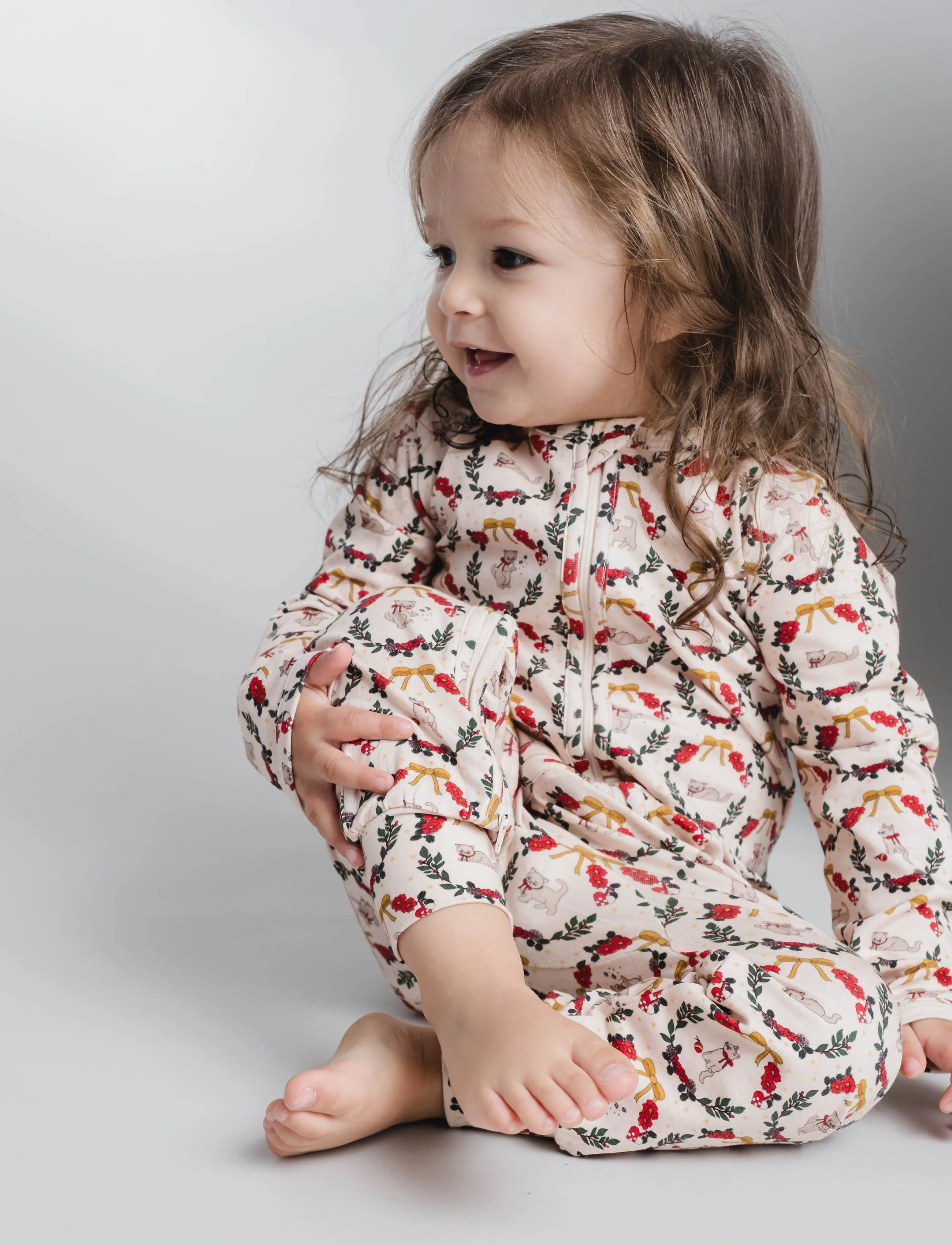 That's Mine - Elliotte onesie - natdragter - christmas wreath - 2