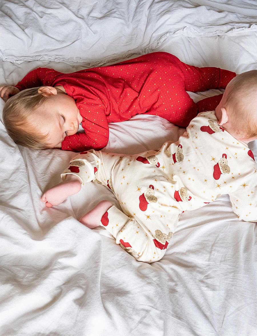 That's Mine - Elliotte onesie - schlafoveralls - lots of love christmas - 0