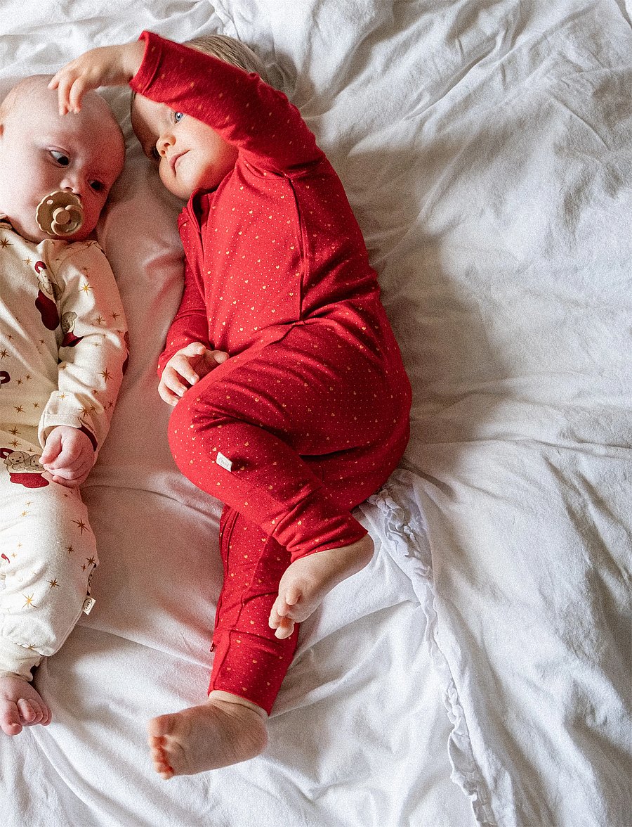 That's Mine - Elliotte onesie - schlafoveralls - lots of love christmas - 3
