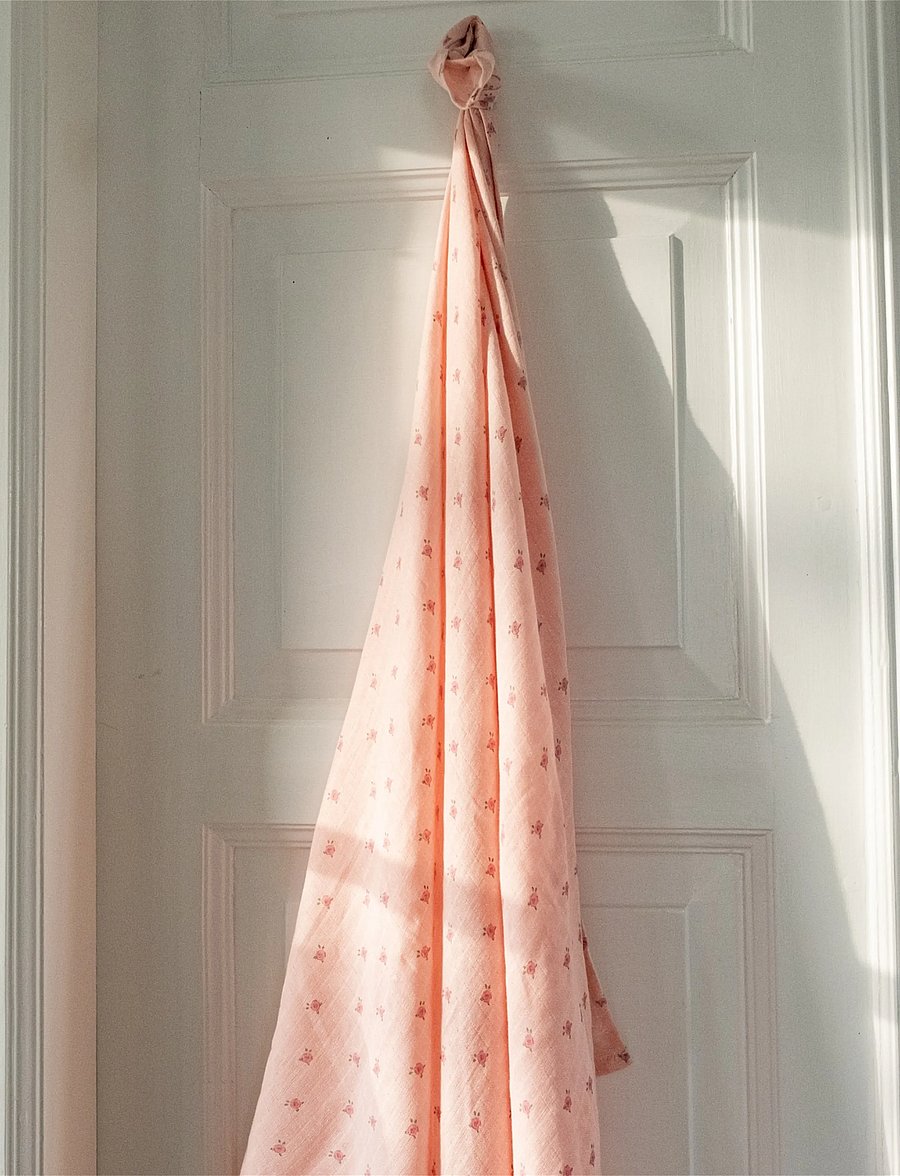 That's Mine - Jana muslin swaddle - musliinist tekid - tiny roses - 2