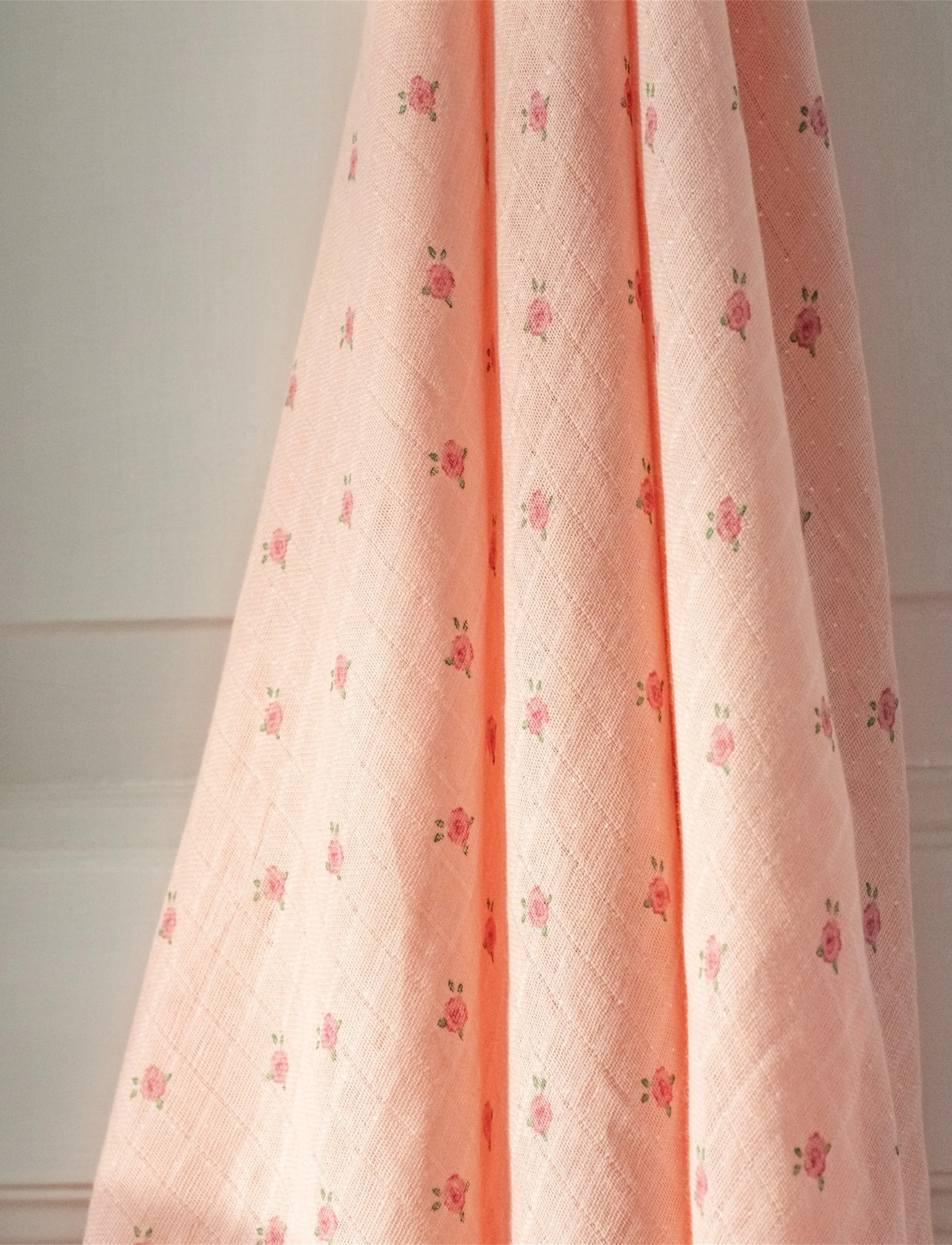 That's Mine - Jana muslin swaddle - muslin blankets - tiny roses - 3