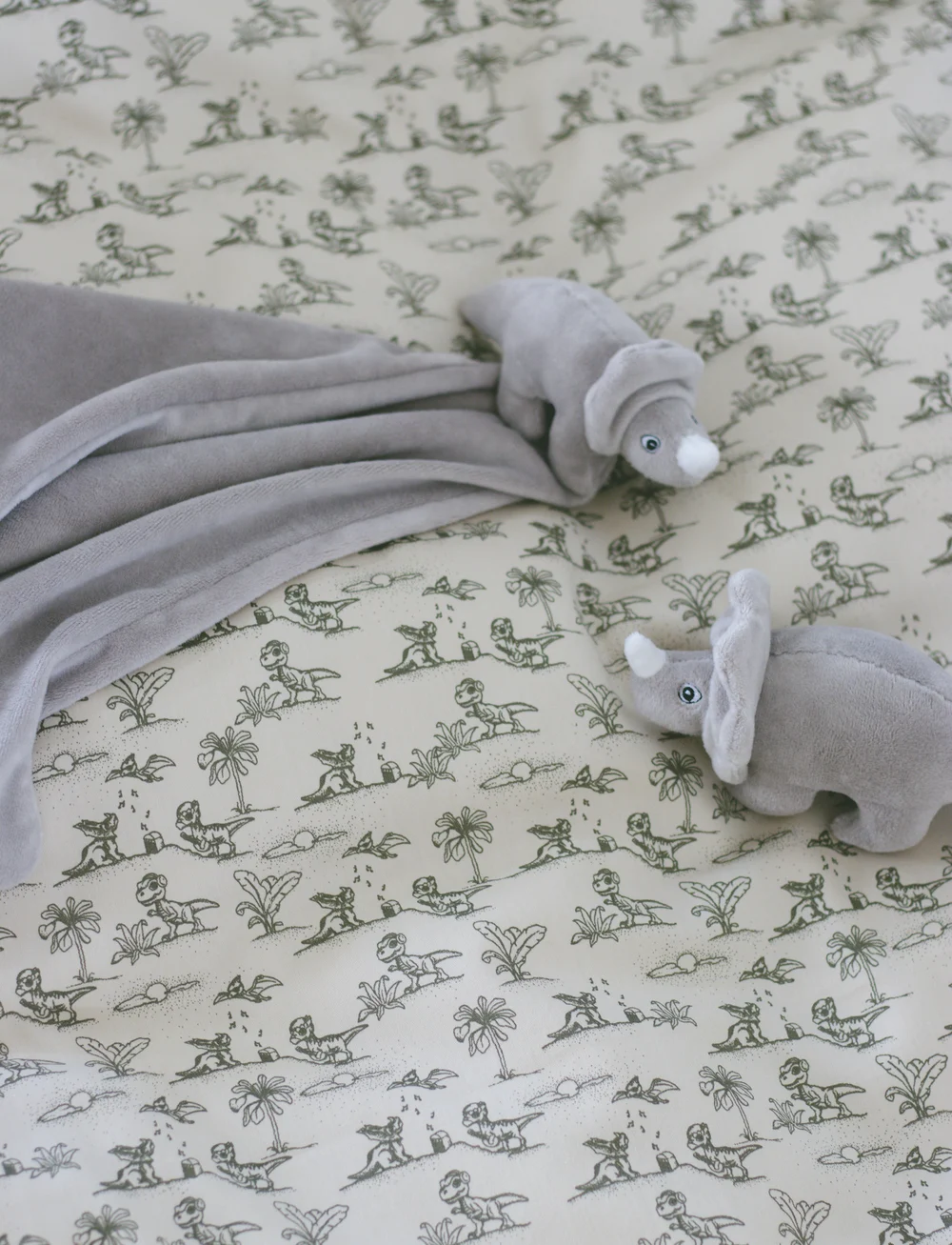 That's Mine - Ethan rattle - rasseln - dino - 4