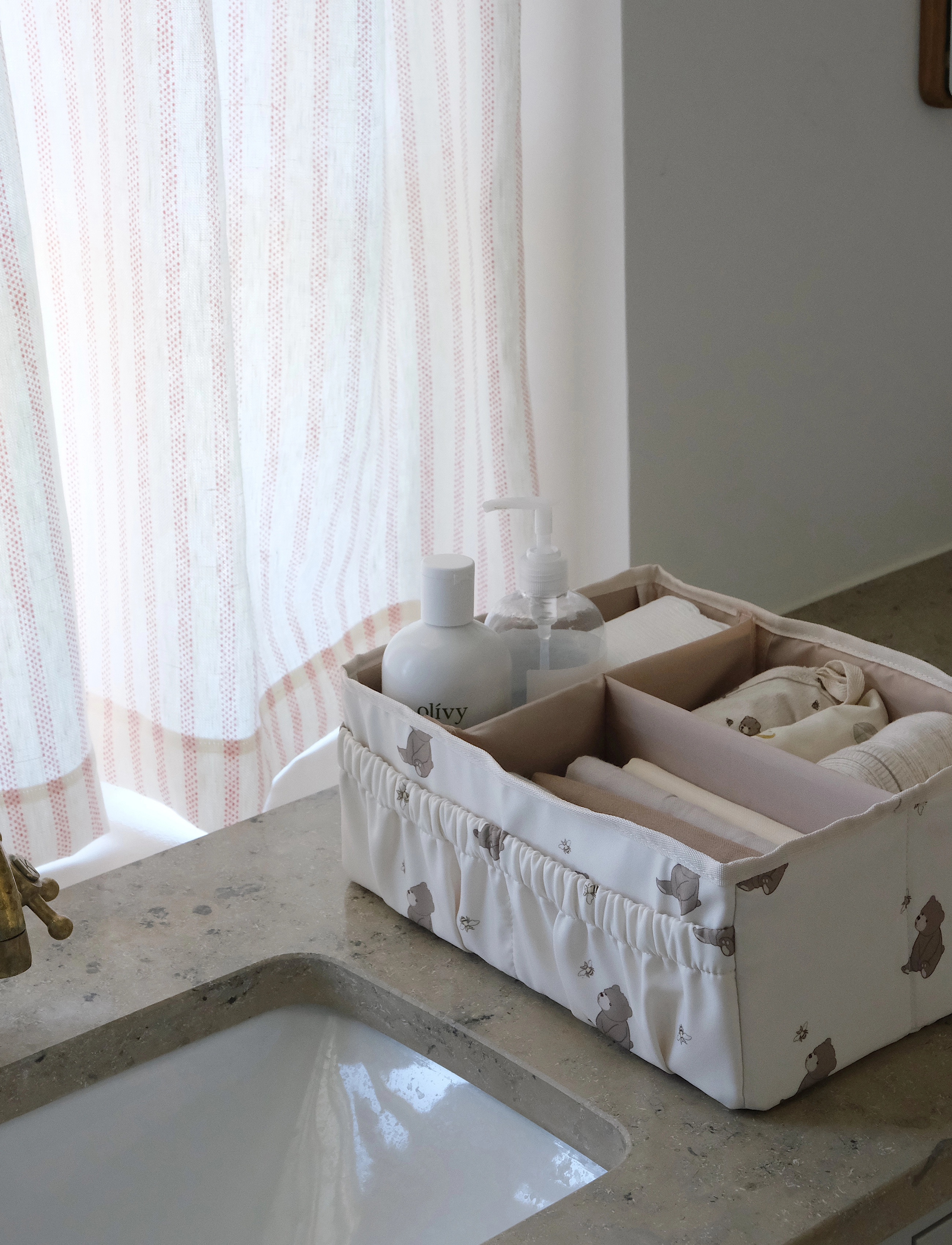That's Mine Lily Nursing Organizer, 32X22X13 cm, Baby Beds & Accessories, Creme - Cot Organisers, Kinder