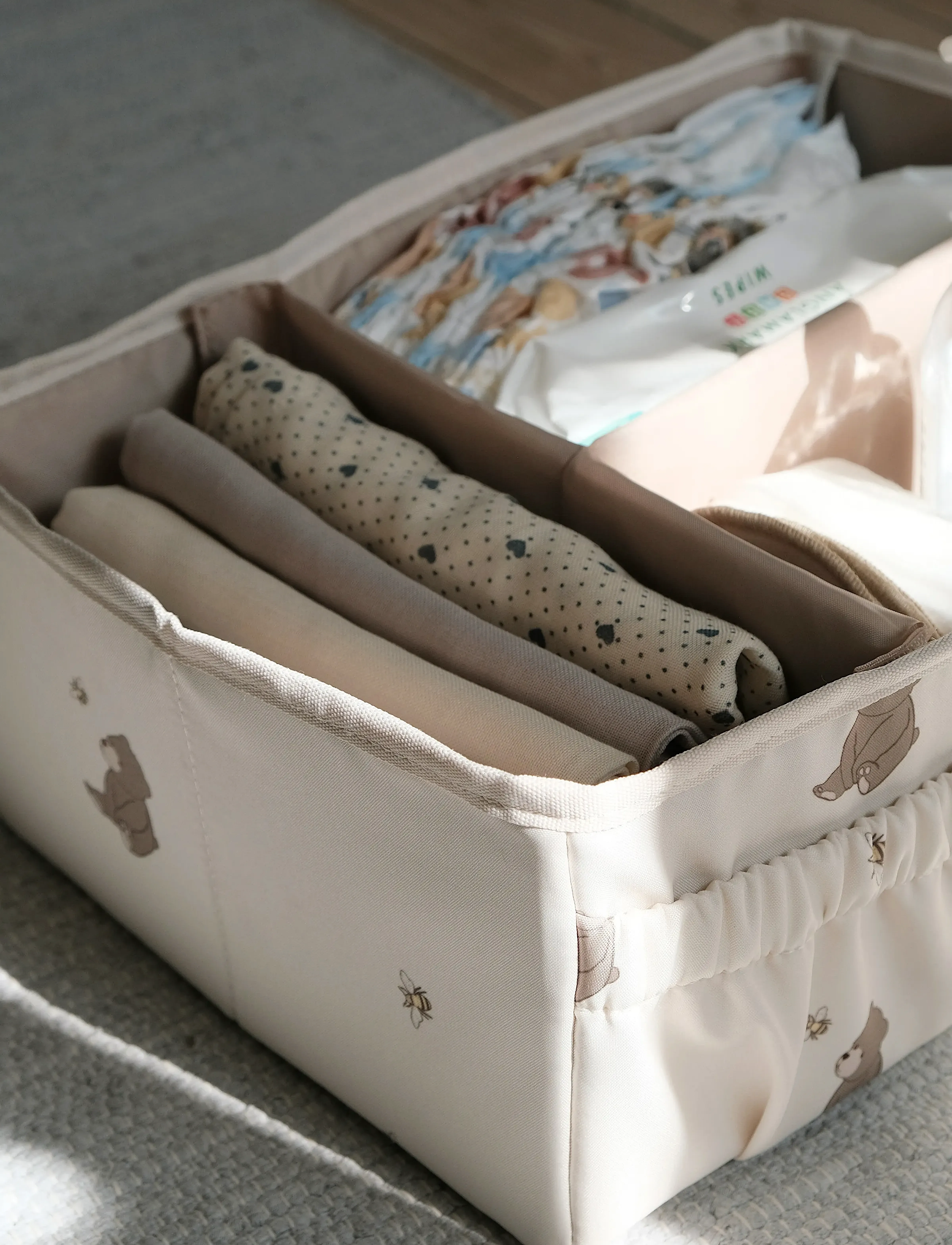 That's Mine - Lily nursing organizer - opbevaring til puslebord - bees and bears - 3