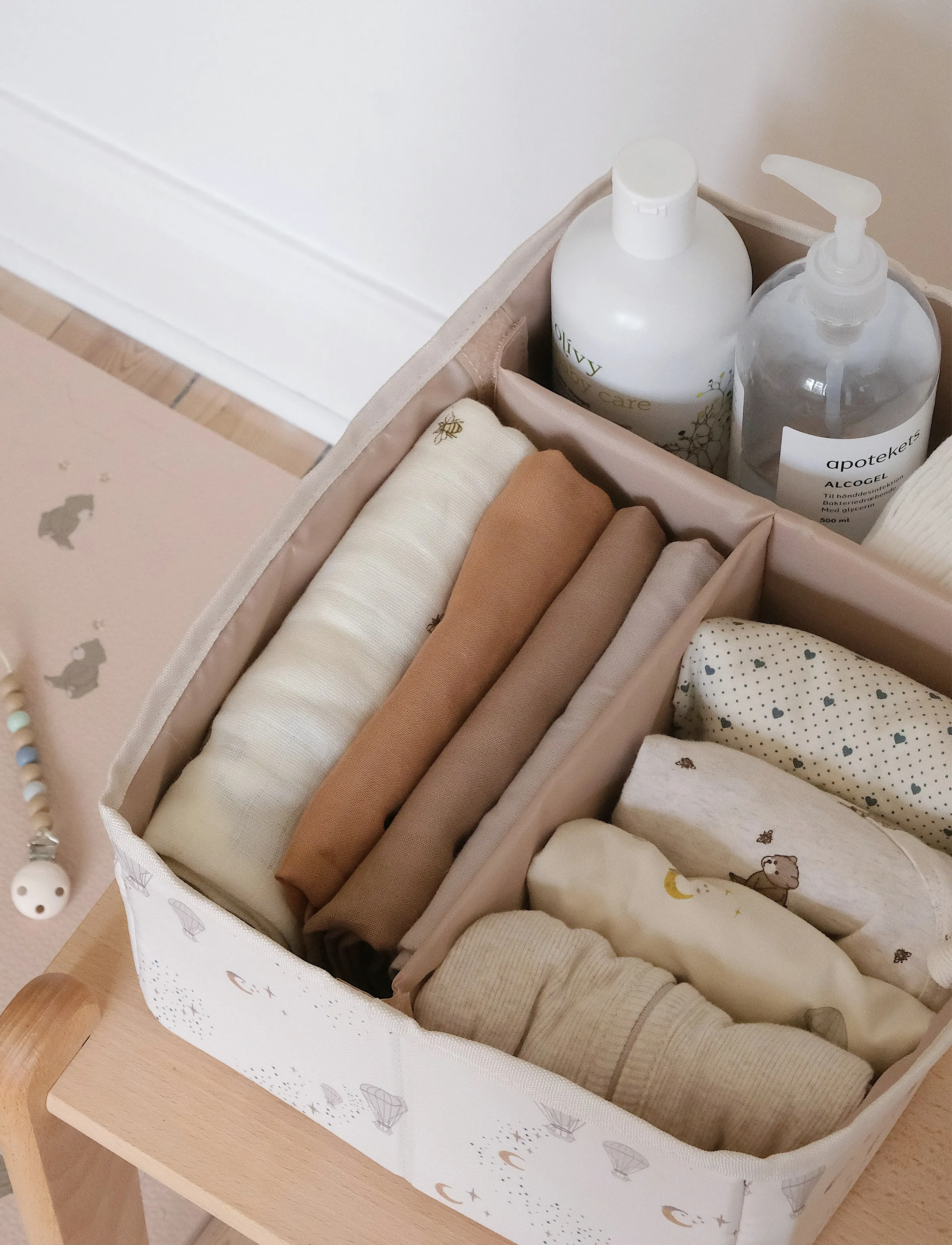 That's Mine - Lily nursing organizer - skiptiskipulag - dreamily - 3