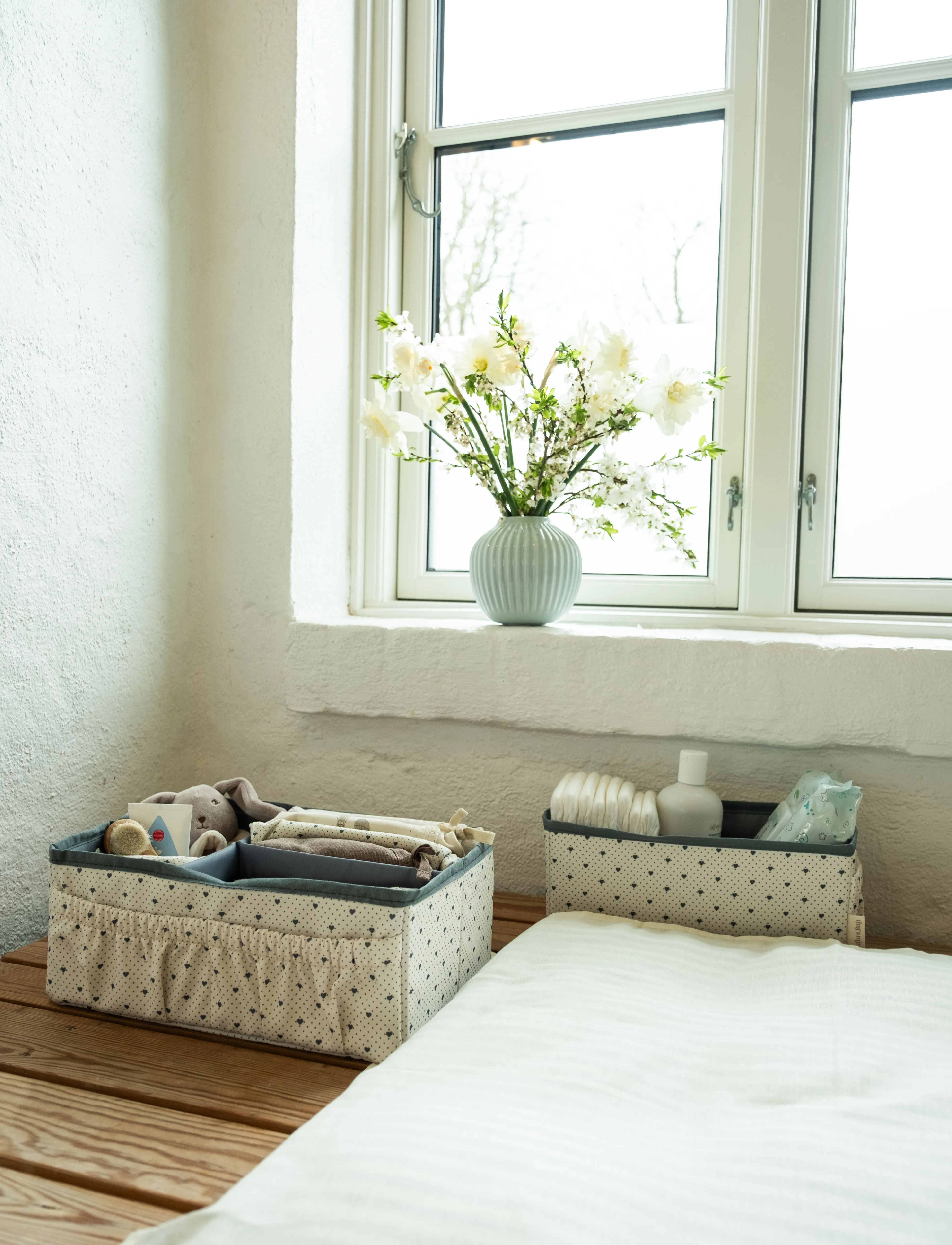 That's Mine Lily Nursing Organizer, 32X22X13 cm, Baby Beds & Accessories, Weiß - Cot Organisers, Kinder