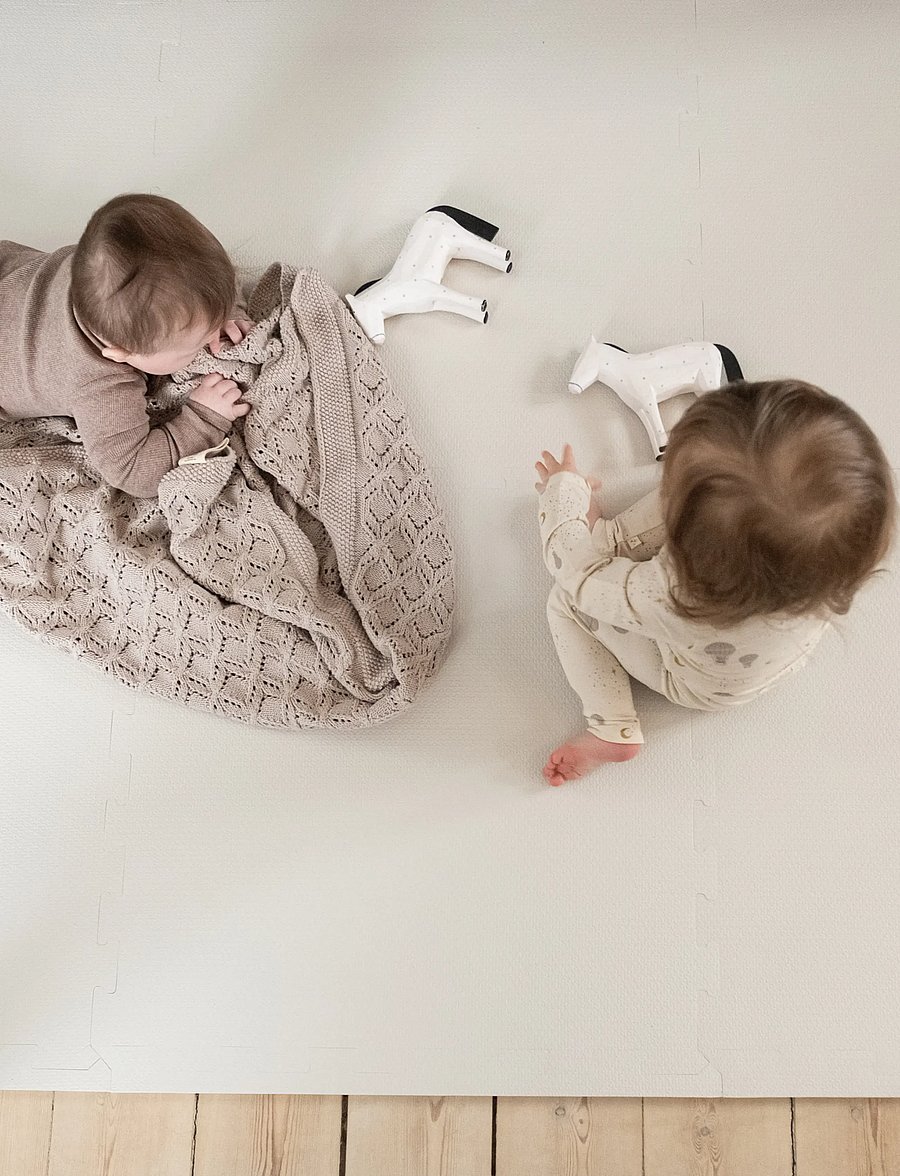 That's Mine - Kala knitted blanket - babydecken - peyote - 2