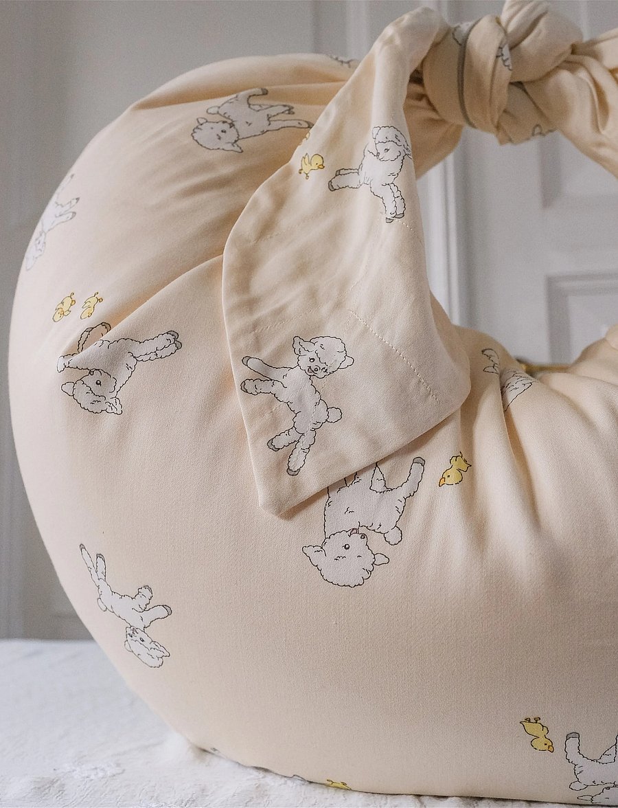 That's Mine - Moon nursing pillow sateen - imetamispadjad - tiny friends - 0