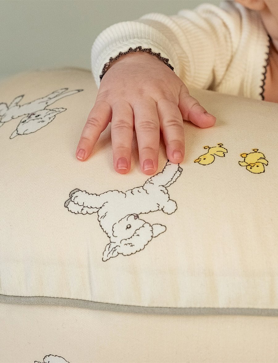 That's Mine - Moon nursing pillow sateen - imetamispadjad - tiny friends - 5