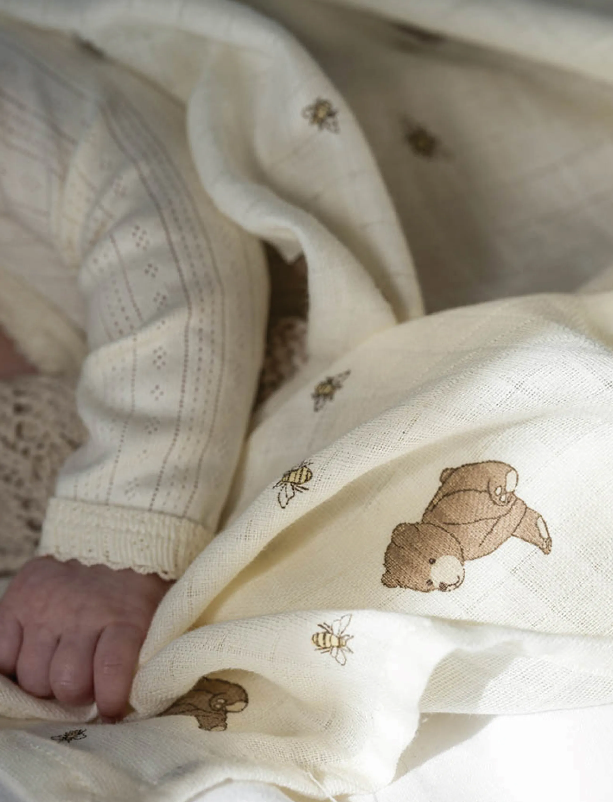 That's Mine - Jana muslin swaddle - mulldecken - bees and bears - 3