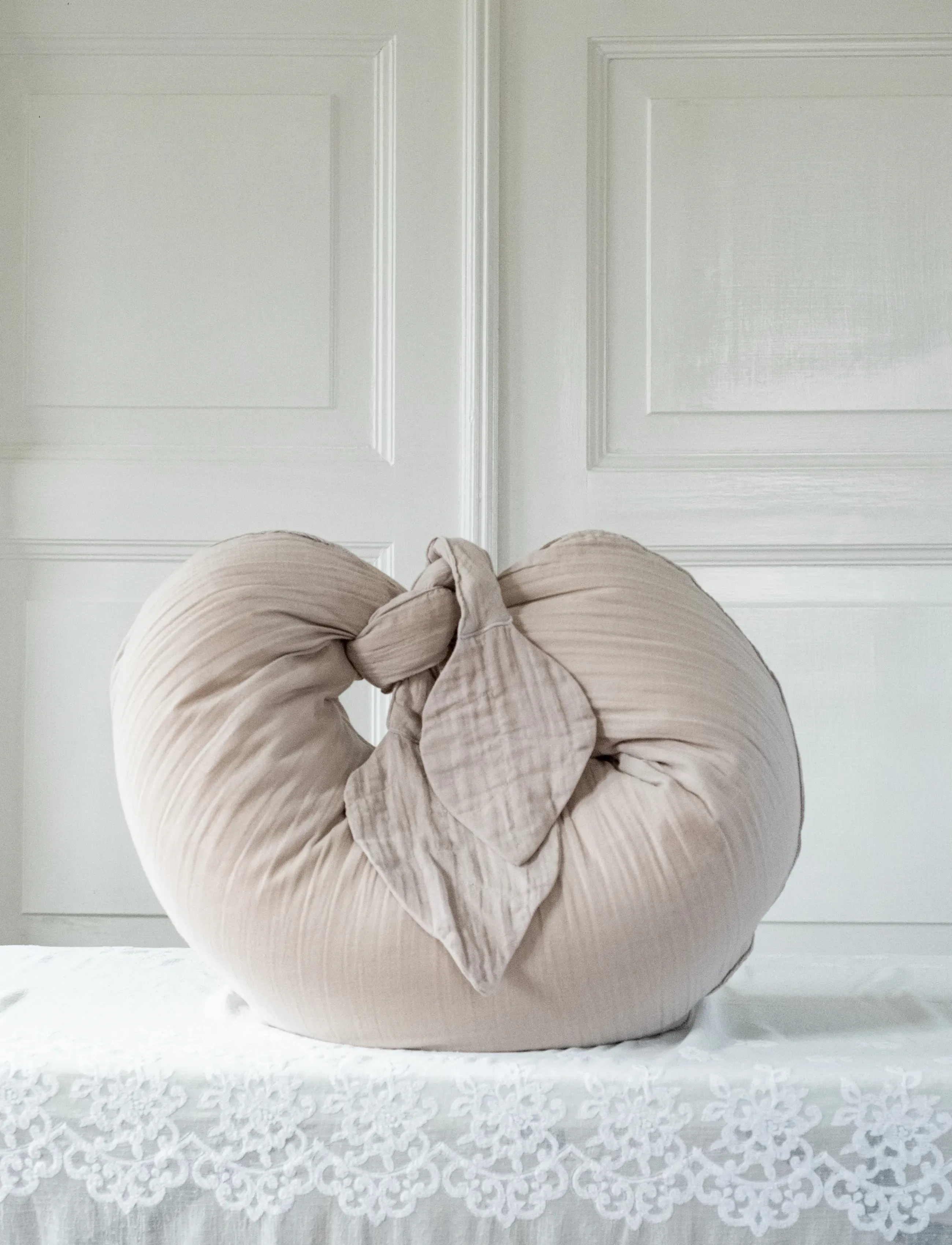 That's Mine - Nursing pillow feather grey - nursing pillows - feather grey - 3