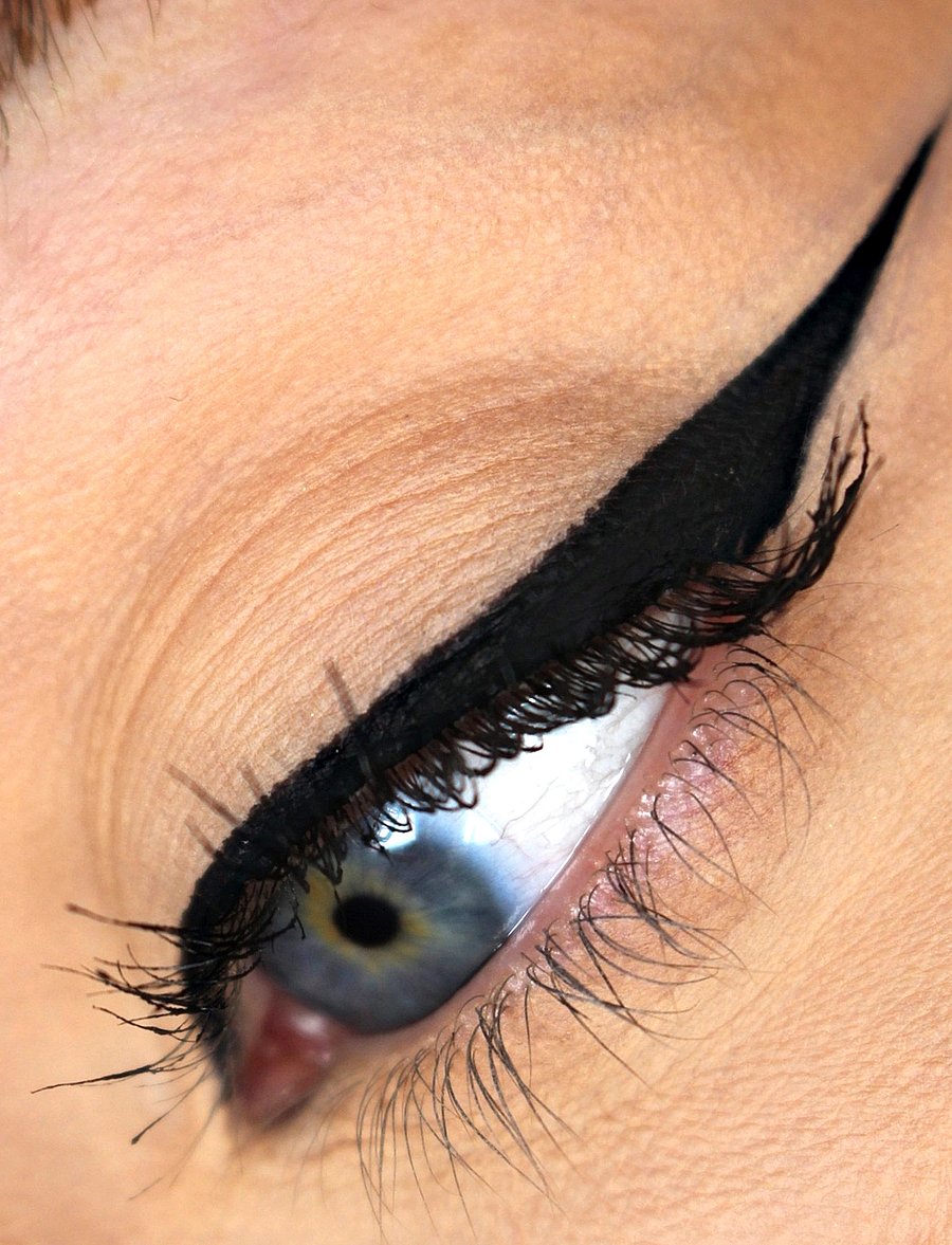 The Balm - Schwing! Black liquid eyeliner - klár fyrir stefnumótið - black - 3