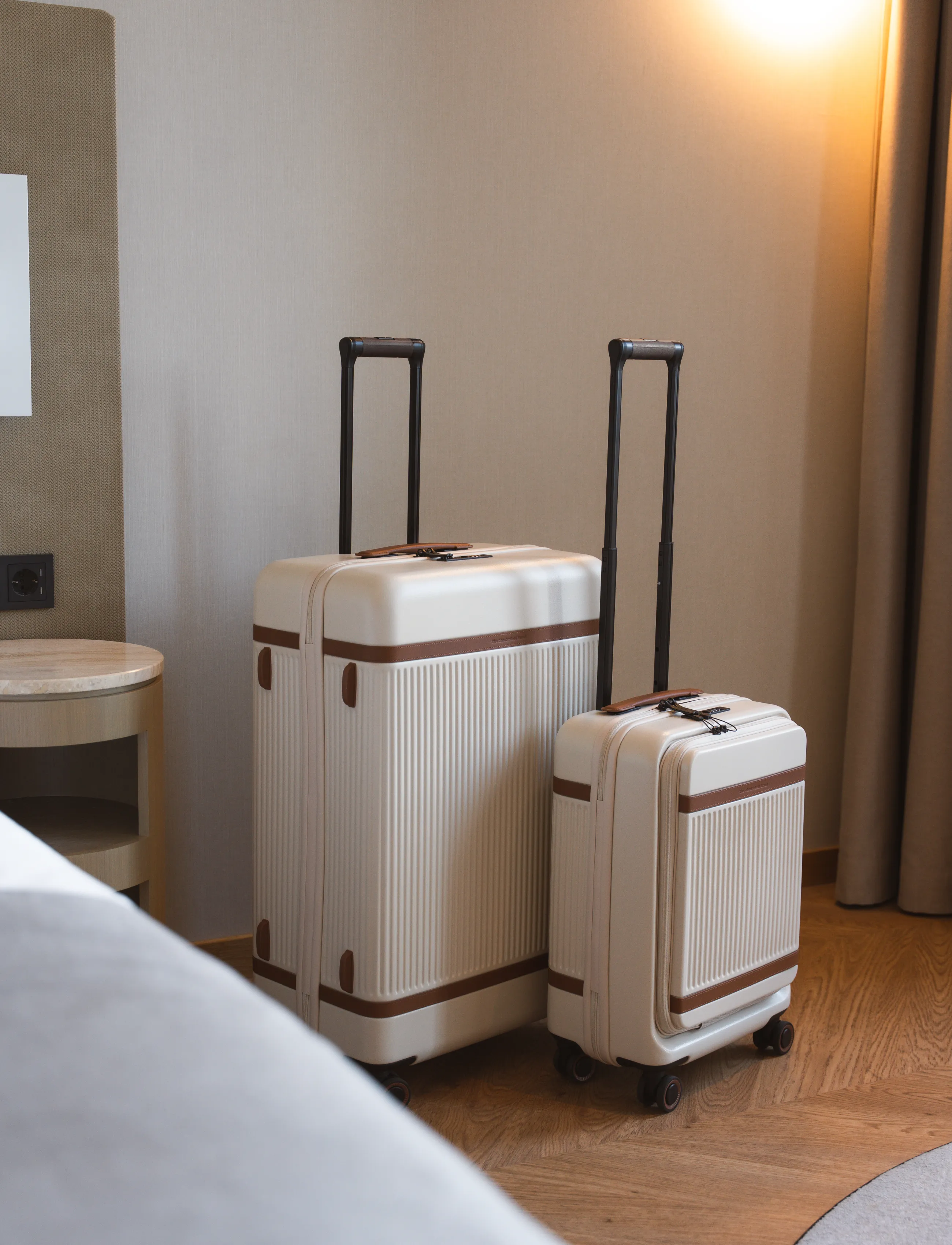 The Chesterfield Brand - Zuna Suitcase Set Champagne - essentials - sandy beach - 0