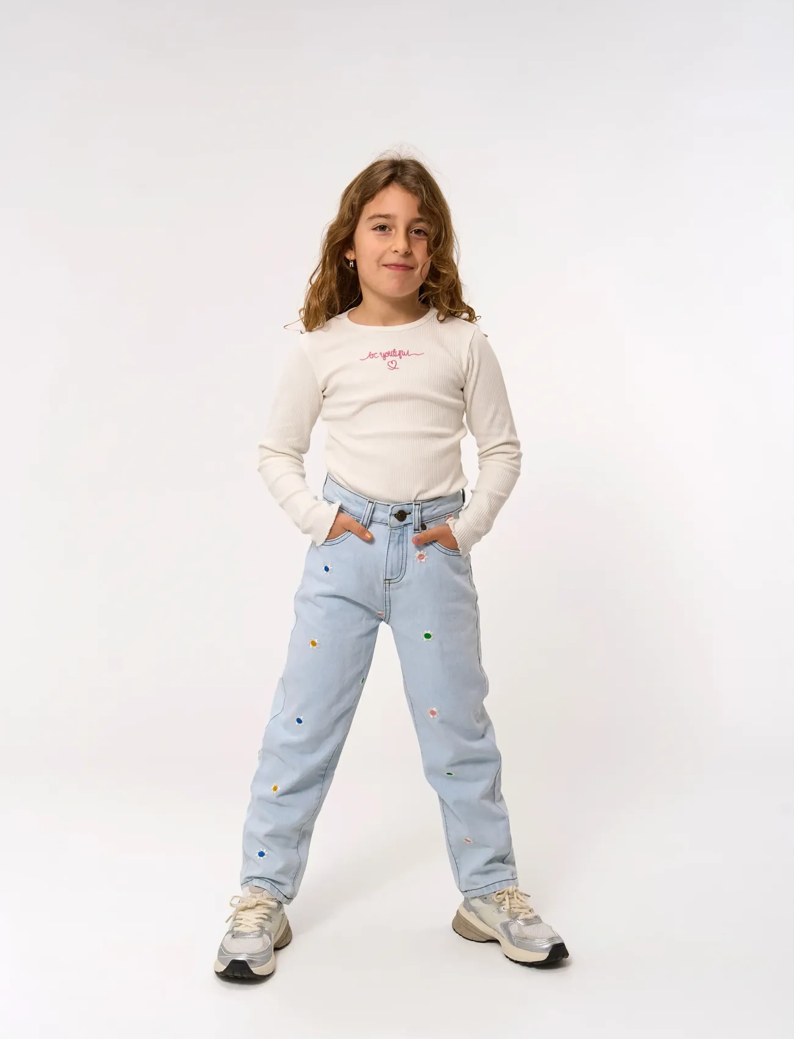 The New TNPorscha Mom Fit Jeans - Tapered jeans - LIGHT BLUE DENIM EMB / blue