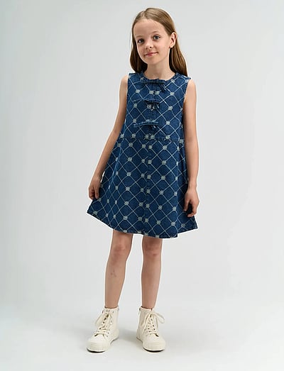 The New TNStine S_L Denim Dress - Sleeveless casual dresses - MEDIUM BLUE DENIM / blue