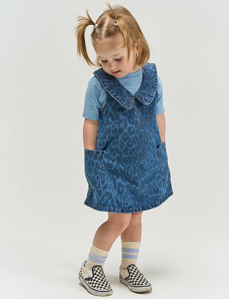 The New - TNSTPearl S_L Denim Dress - varrukateta beebi kleidid - medium blue denim aop - 0