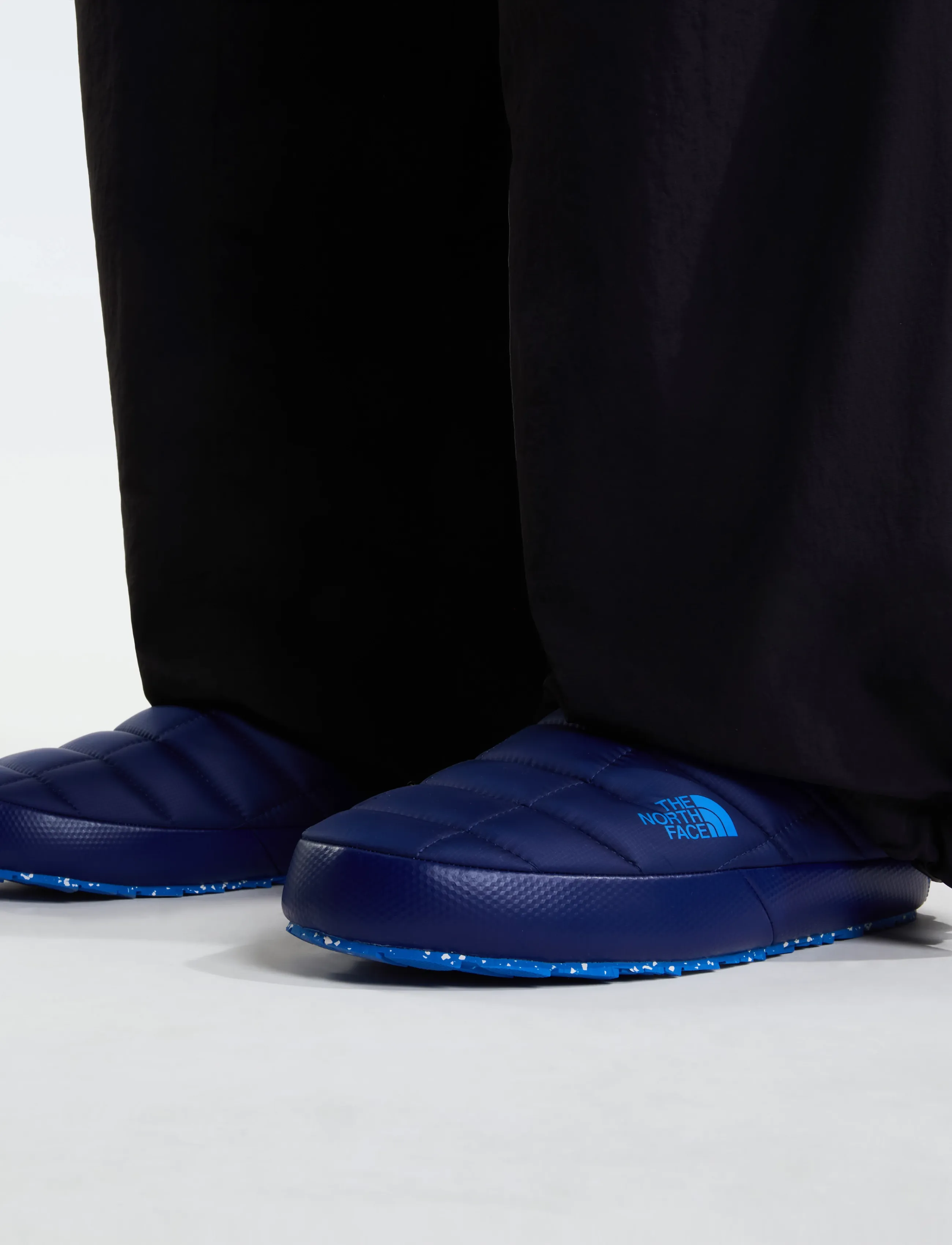 The North Face - M THERMOBALL TRACTION MULE V - casual sandaler - bold blue/active blue - 4