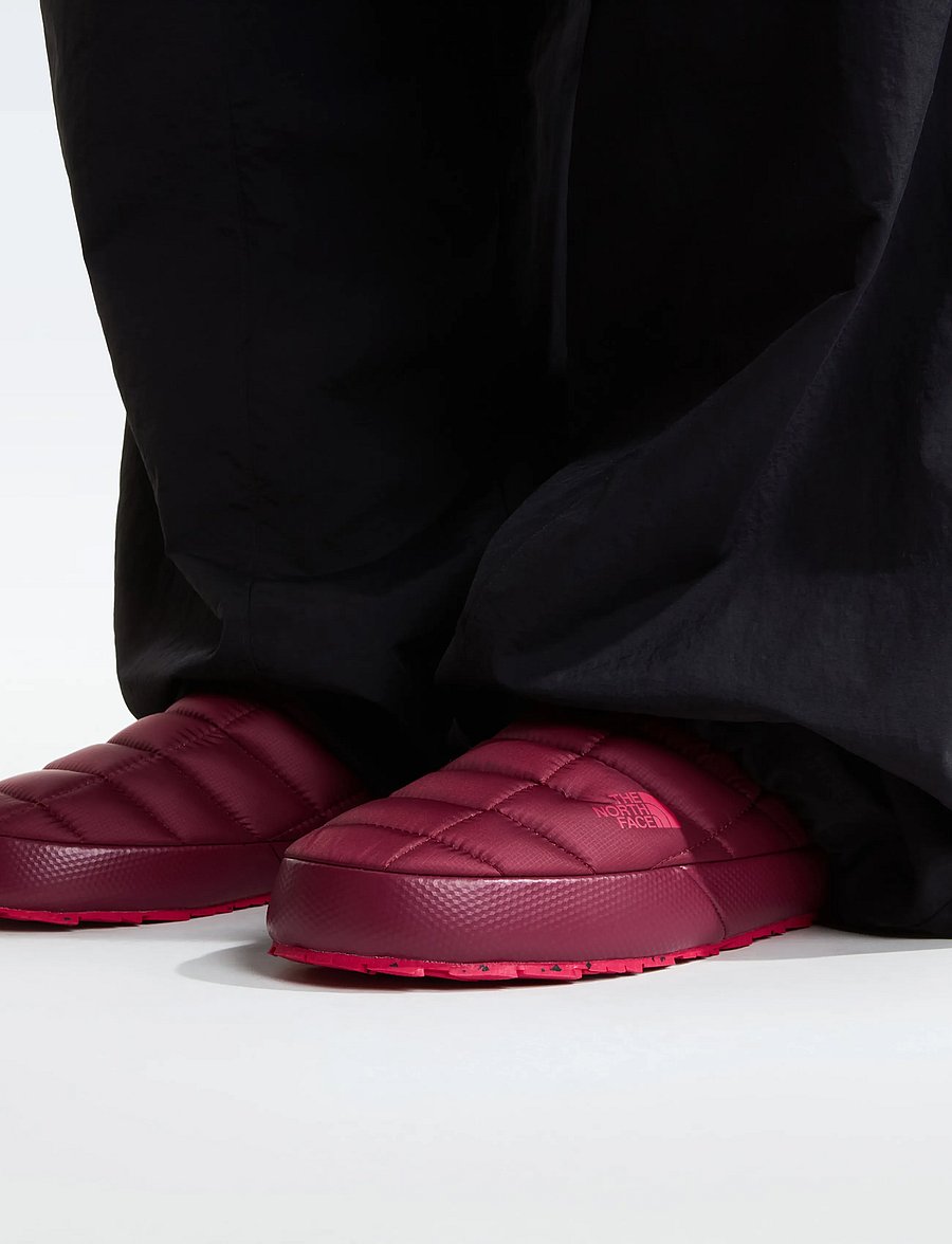 The North Face - W THERMOBALL TRACTION MULE V - lässige sandalen - burgundy crush/lali gur - 4