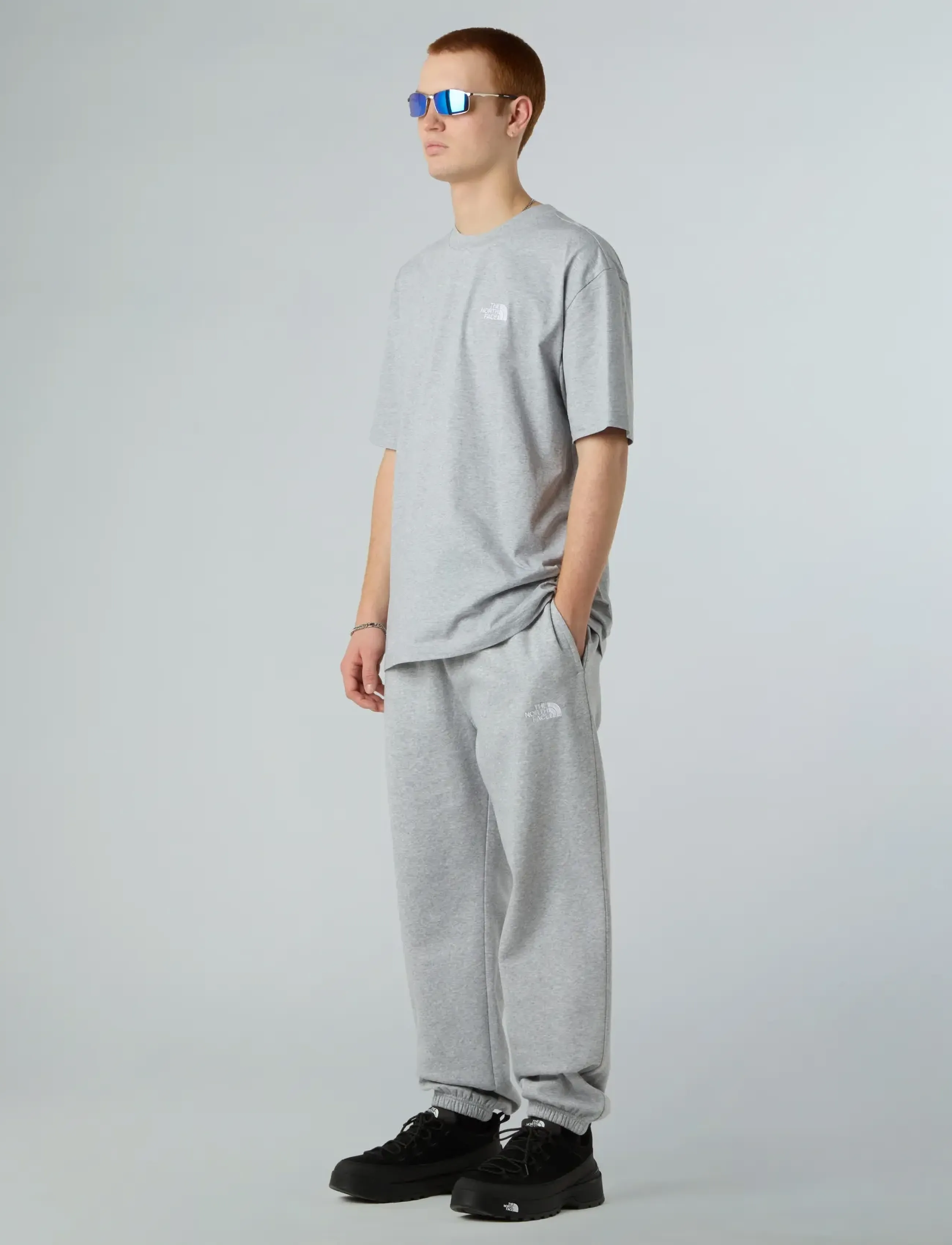 The North Face - M SS ESSENTIAL OVERSIZE TEE - tops & t-shirts - tnf light grey heather - 3