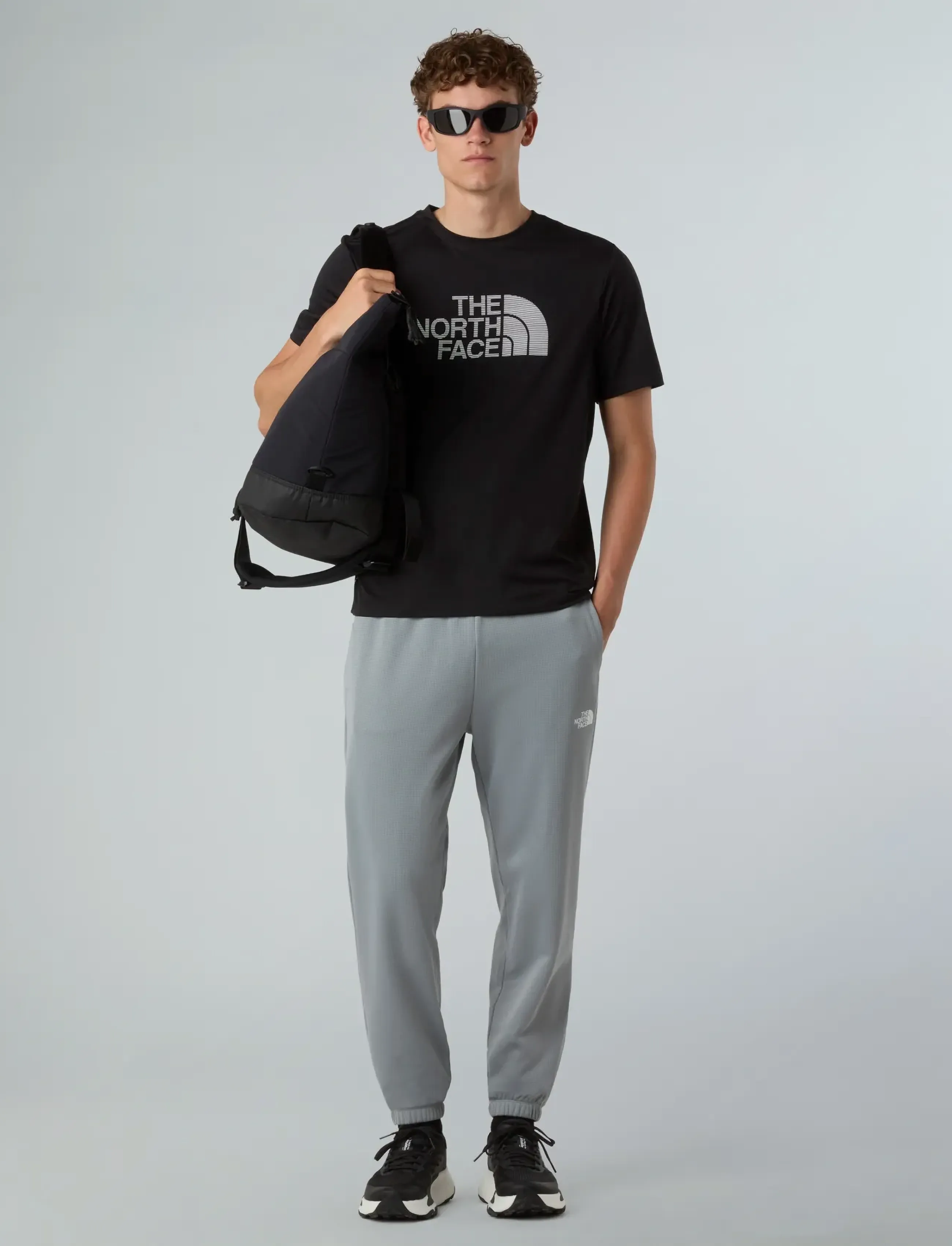 The North Face - M 24/7 SHORT SLEEVES EASY TEE REG - black - 3
