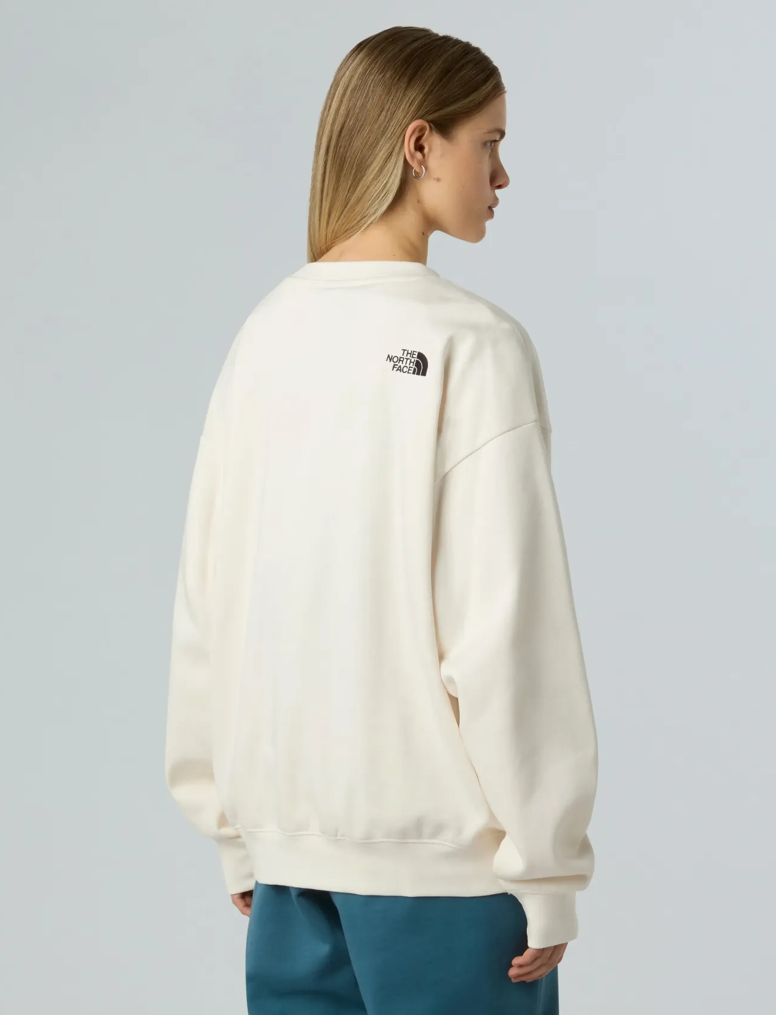 The North Face - W ESSENTIAL OVERSIZE CREW - dressipluusid - white dune - 4