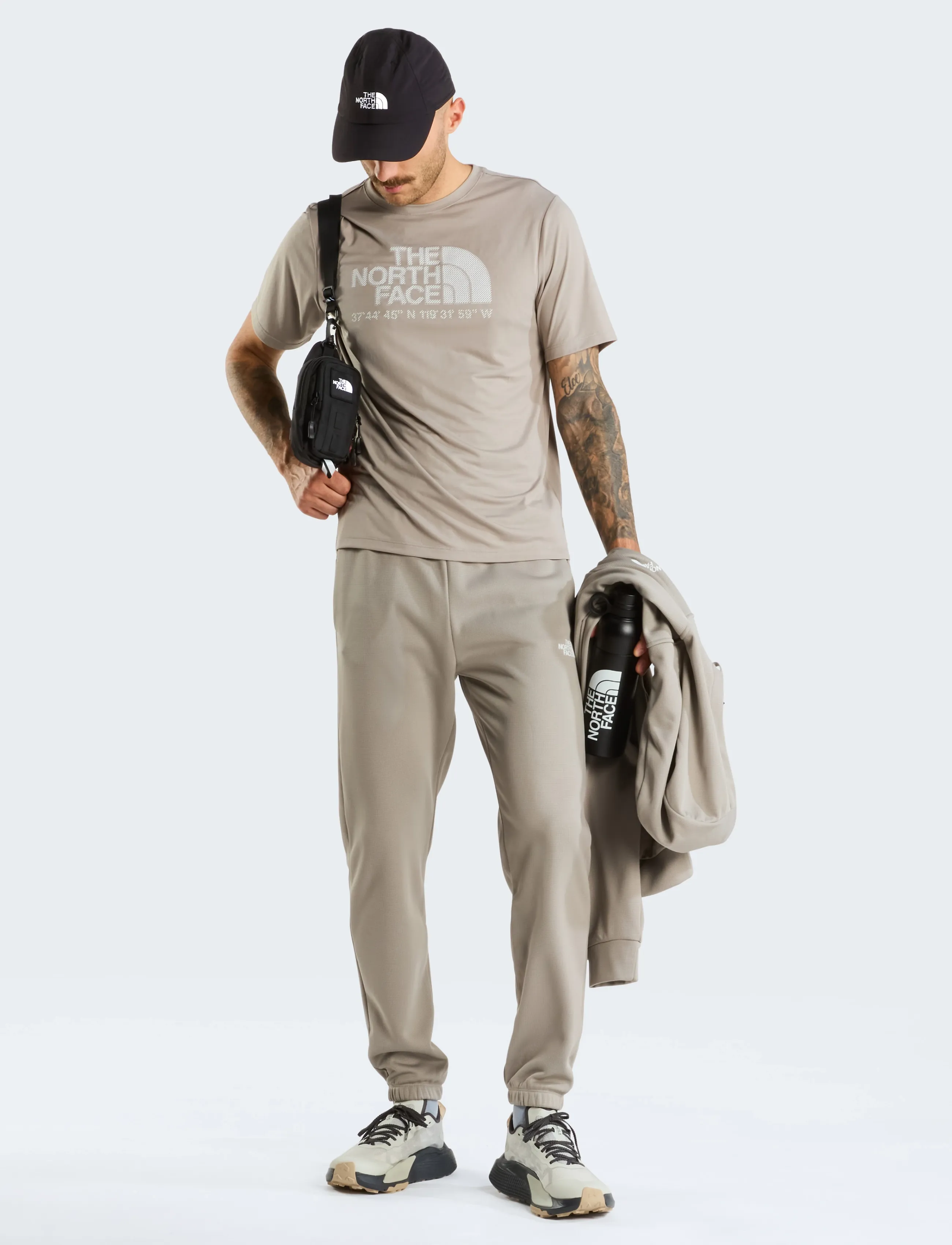 The North Face - M 24/7 S/S TEE LOGO GRAPHIC REG - t-shirts - stone slab - 3