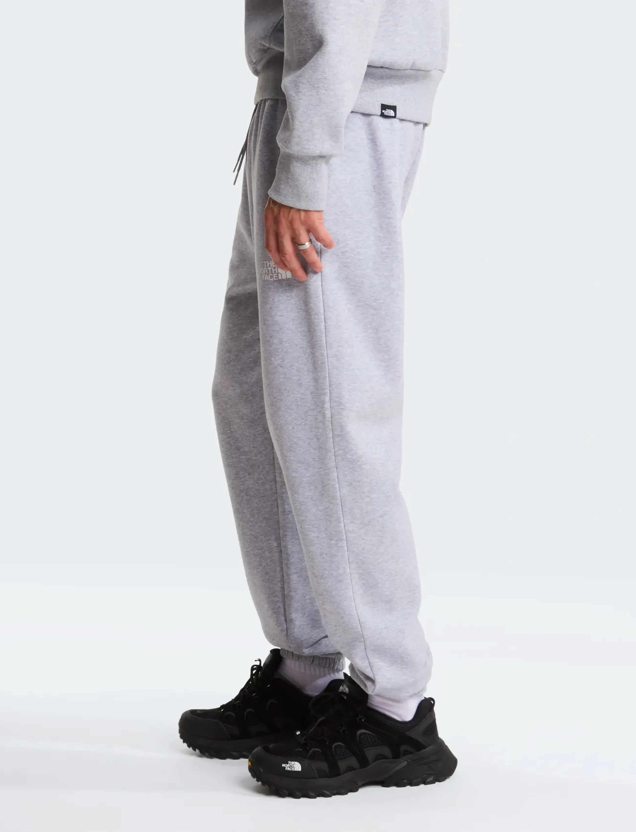 The North Face - M SIMPLE DOME REGULAR TAPERED JOGGER - pants - grey - 4