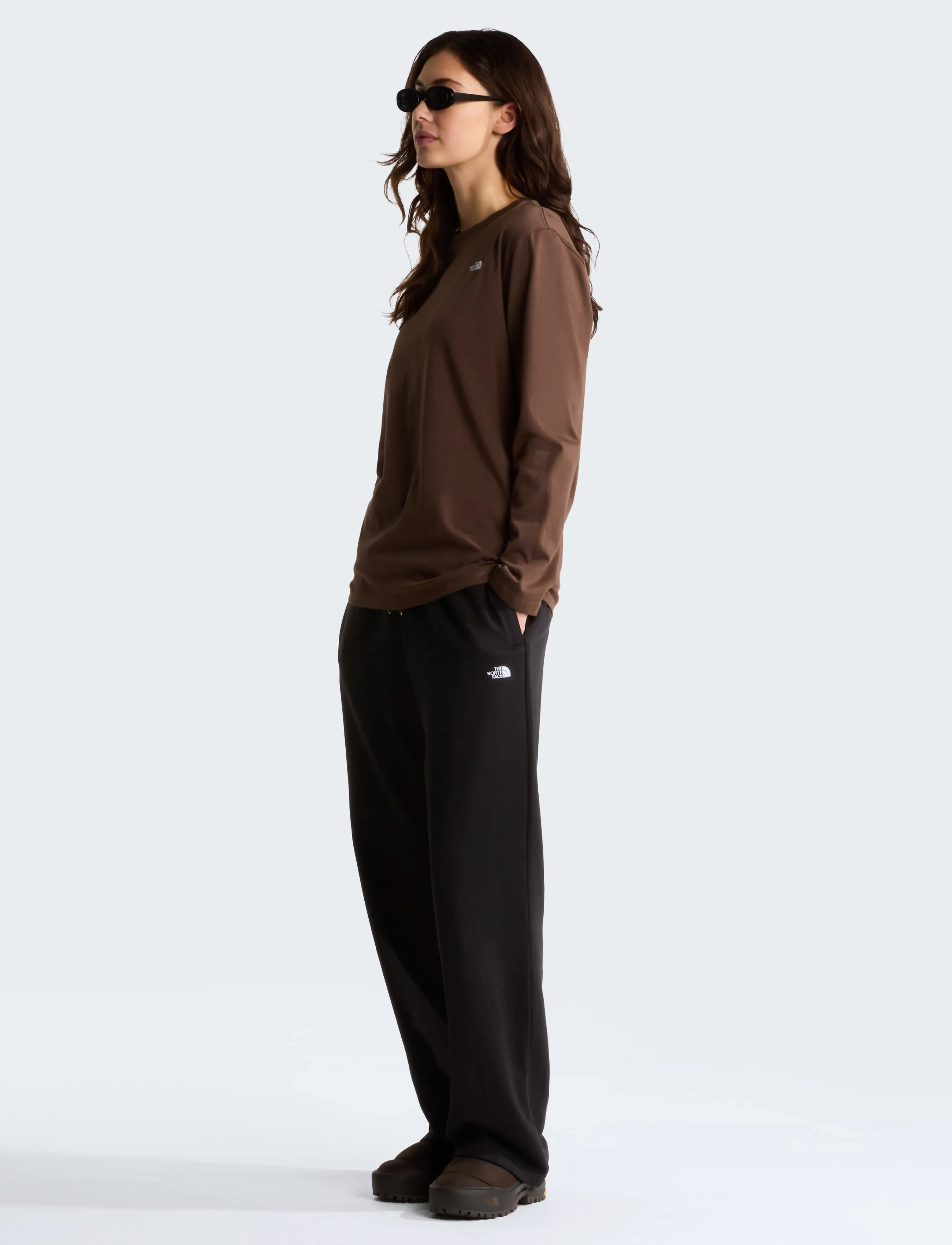 The North Face - W TNF ESSENTIAL SIMPLE DOME RLX LONG SLE - pikkade varrukatega alussärgid - smokey brown - 3