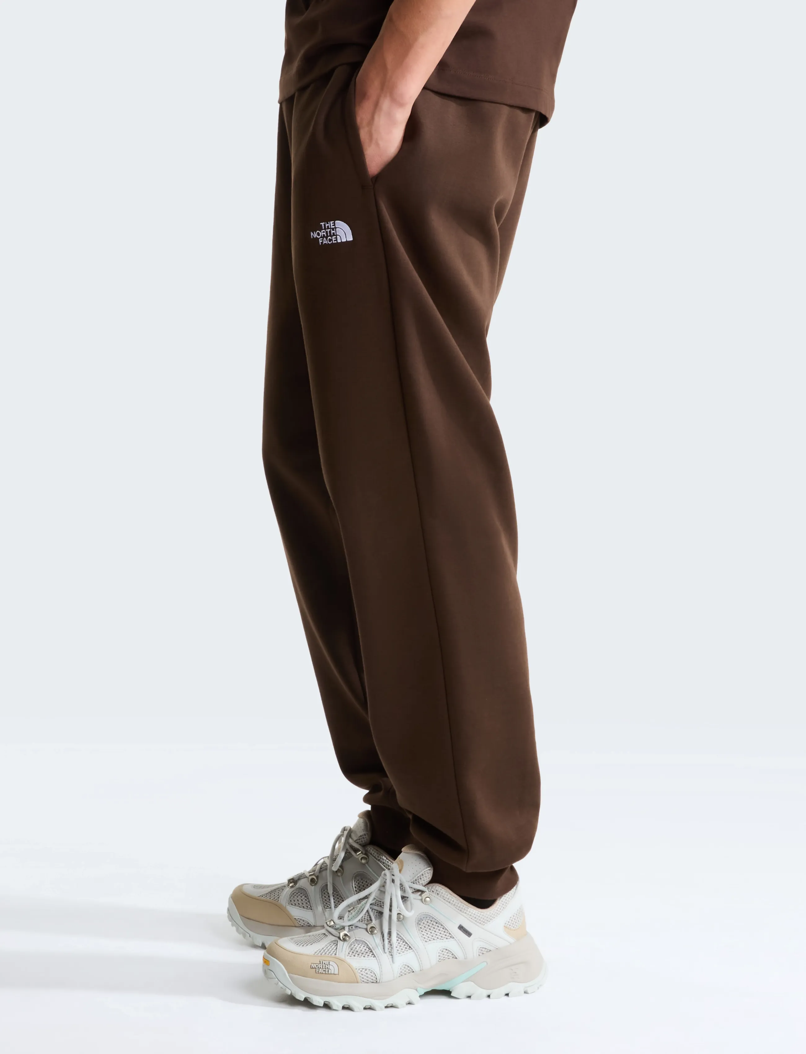 The North Face - M EVOLUTION SIMPLE DOME REGULAR JOGGER - püksid - dark chestnut - 4