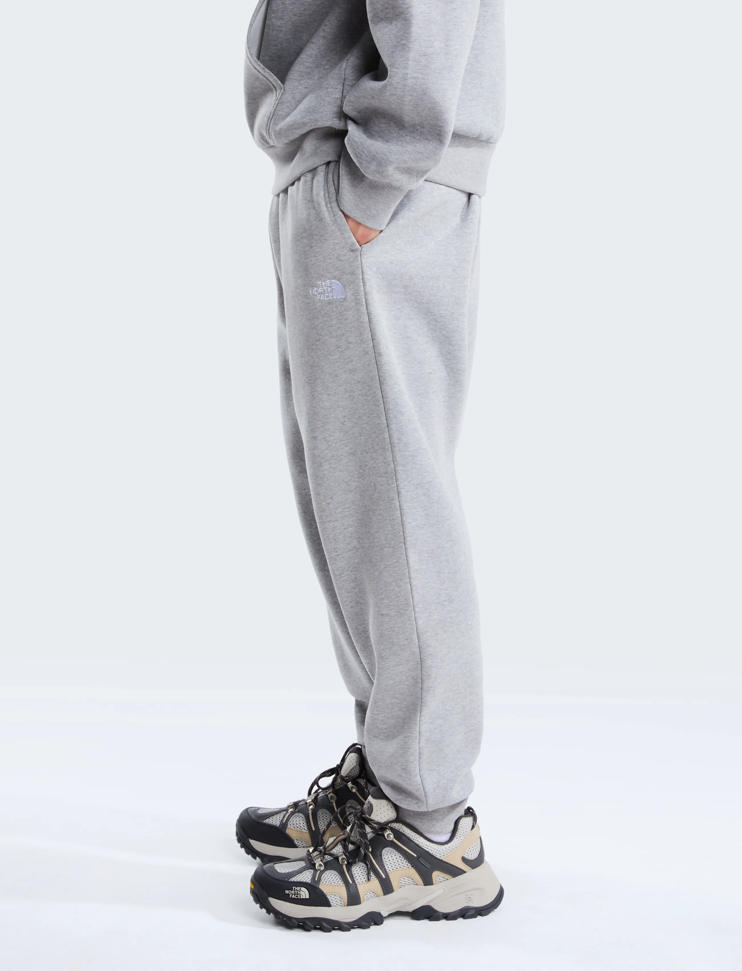 The North Face - M EVOLUTION SIMPLE DOME REGULAR JOGGER - pants - tnf pale grey heather - 4