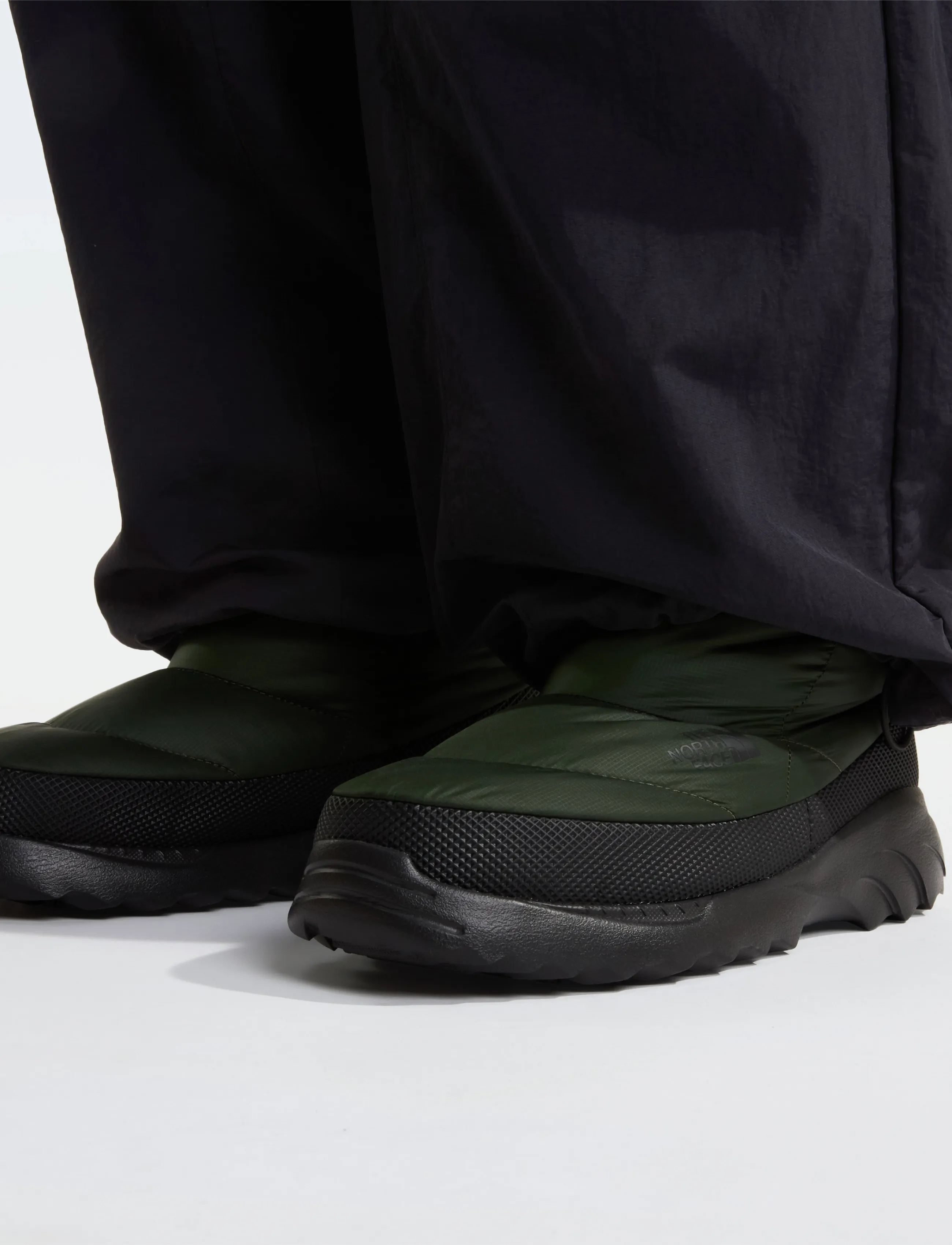 The North Face - NUPTSE TRACTION BOOTIE - bottle green/tnf black - 5