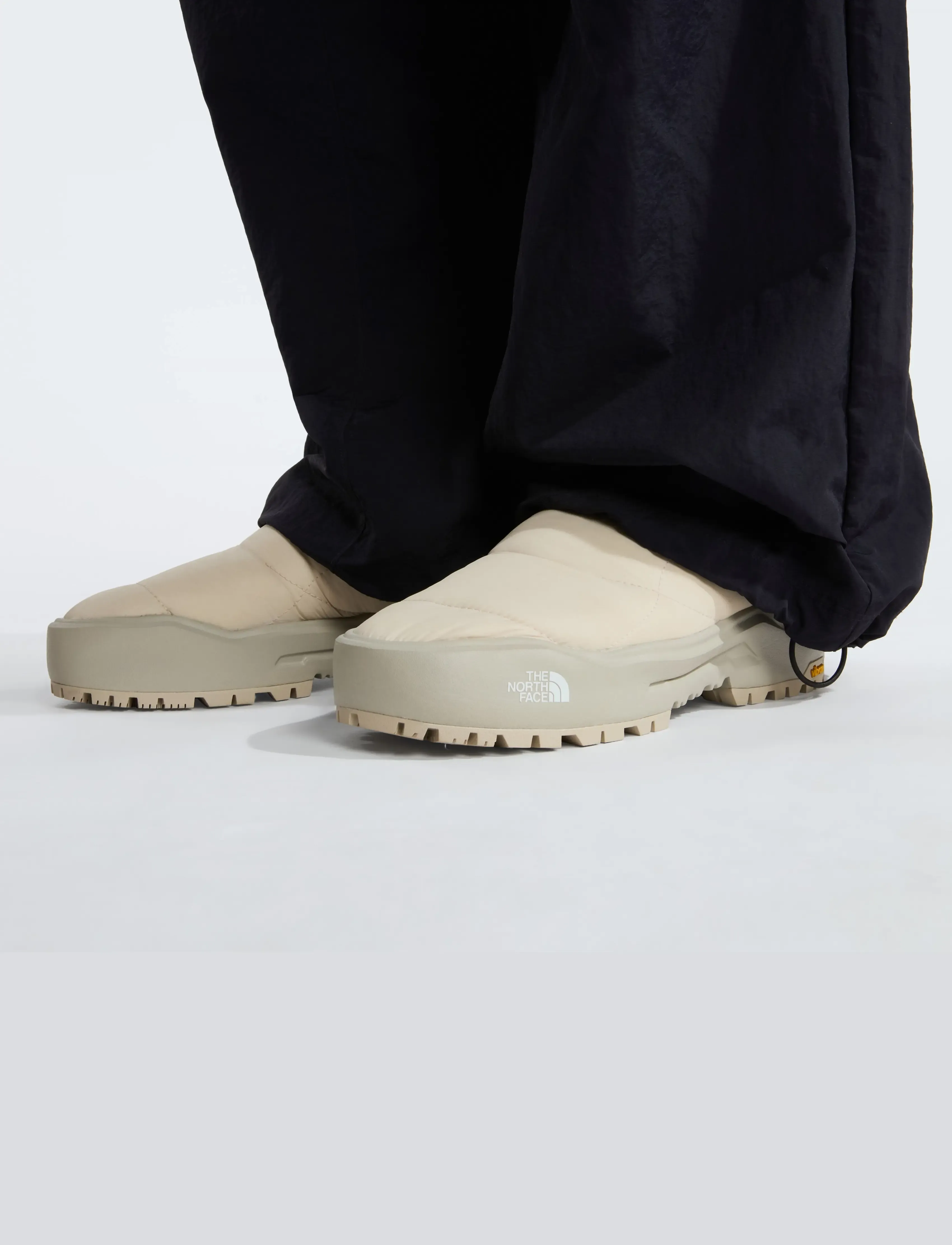 The North Face - BASE CAMP THERMOBALL MULE - calacatta/calacatta - 5