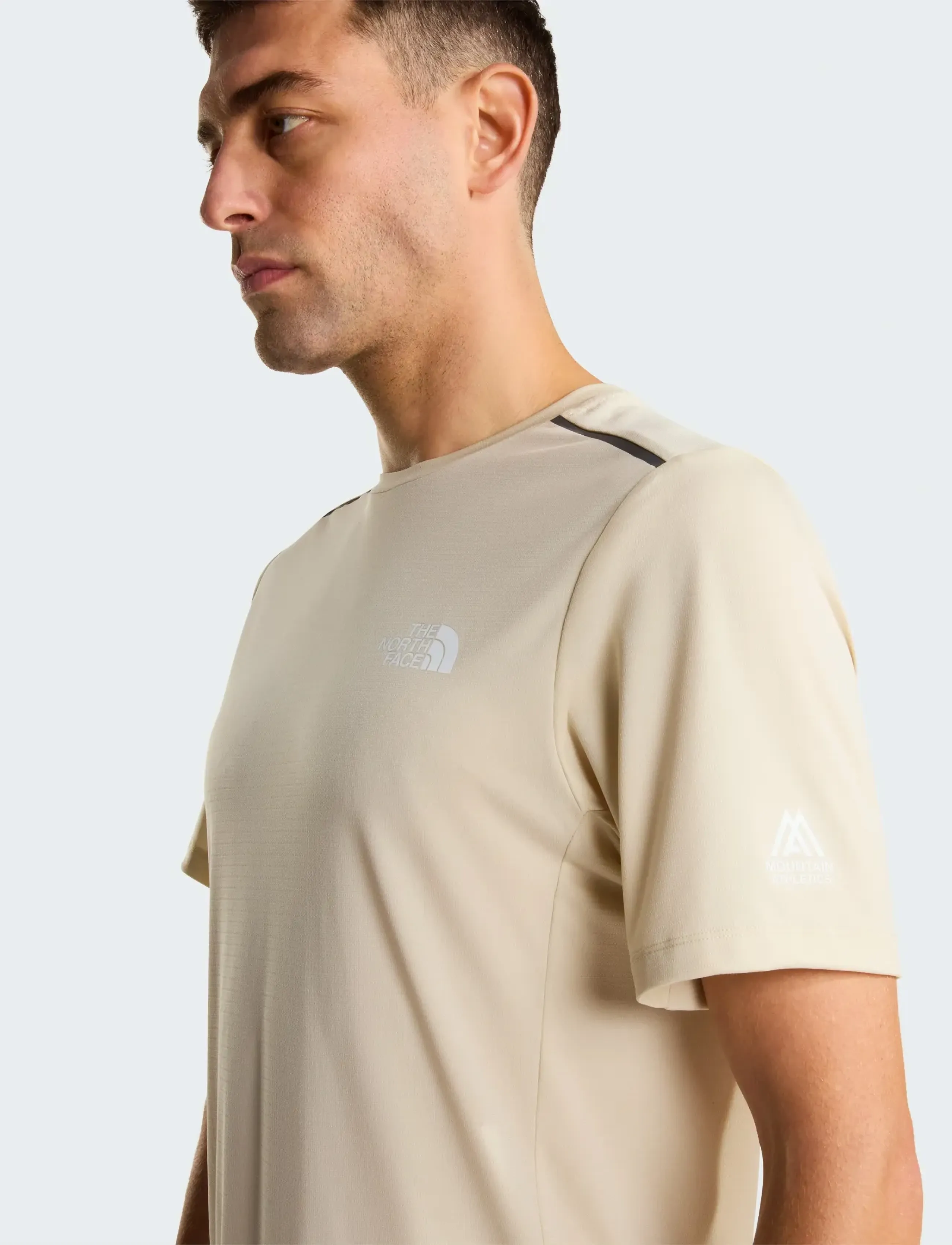 The North Face M MOUNTAIN ATHLETICS TAPE SHORT SLEEVES - Streetstyle - DESERT STONE / white