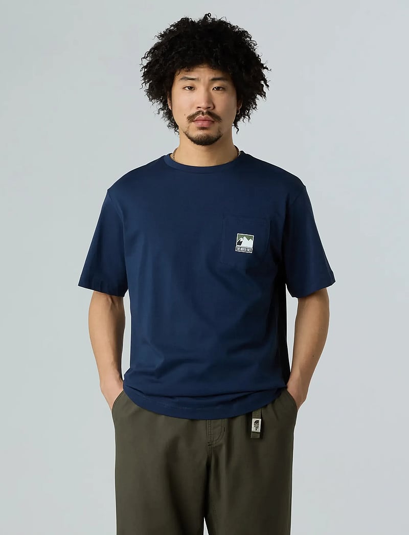 The North Face - M MOUNTAIN LOGO RELAXED S/S POCKET TEE - t-shirts - summit navy - 0