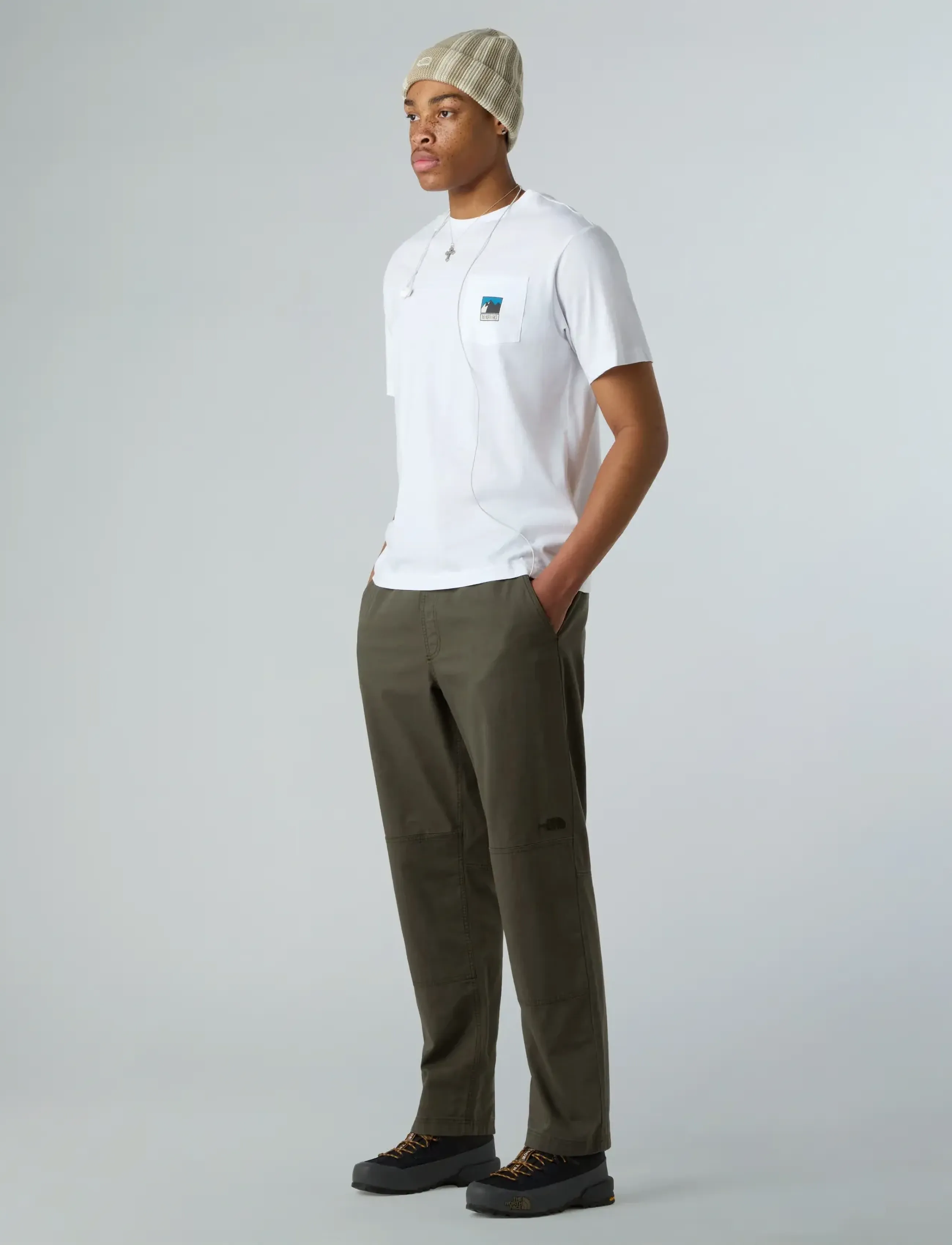 The North Face - M MOUNTAIN LOGO RELAXED S/S POCKET TEE - alussärgid ja t-särgid - tnf white - 5