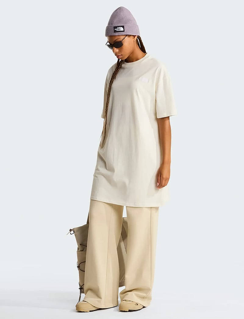 The North Face - W EVOLUTION SIMPLE DOME T-SHIRT DRESS - kleider & röcke - white dune - 3