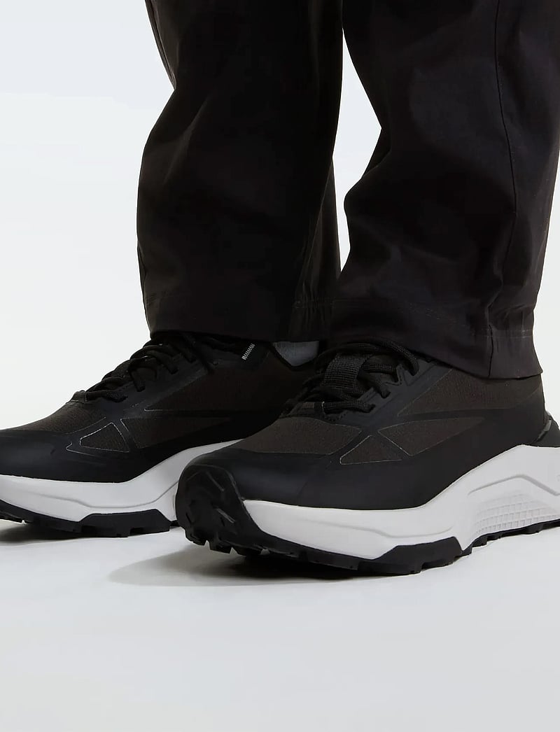 The North Face - W FASTPACK WP - matka- ja kõndimisjalatsid - tnf black/high rise grey - 0