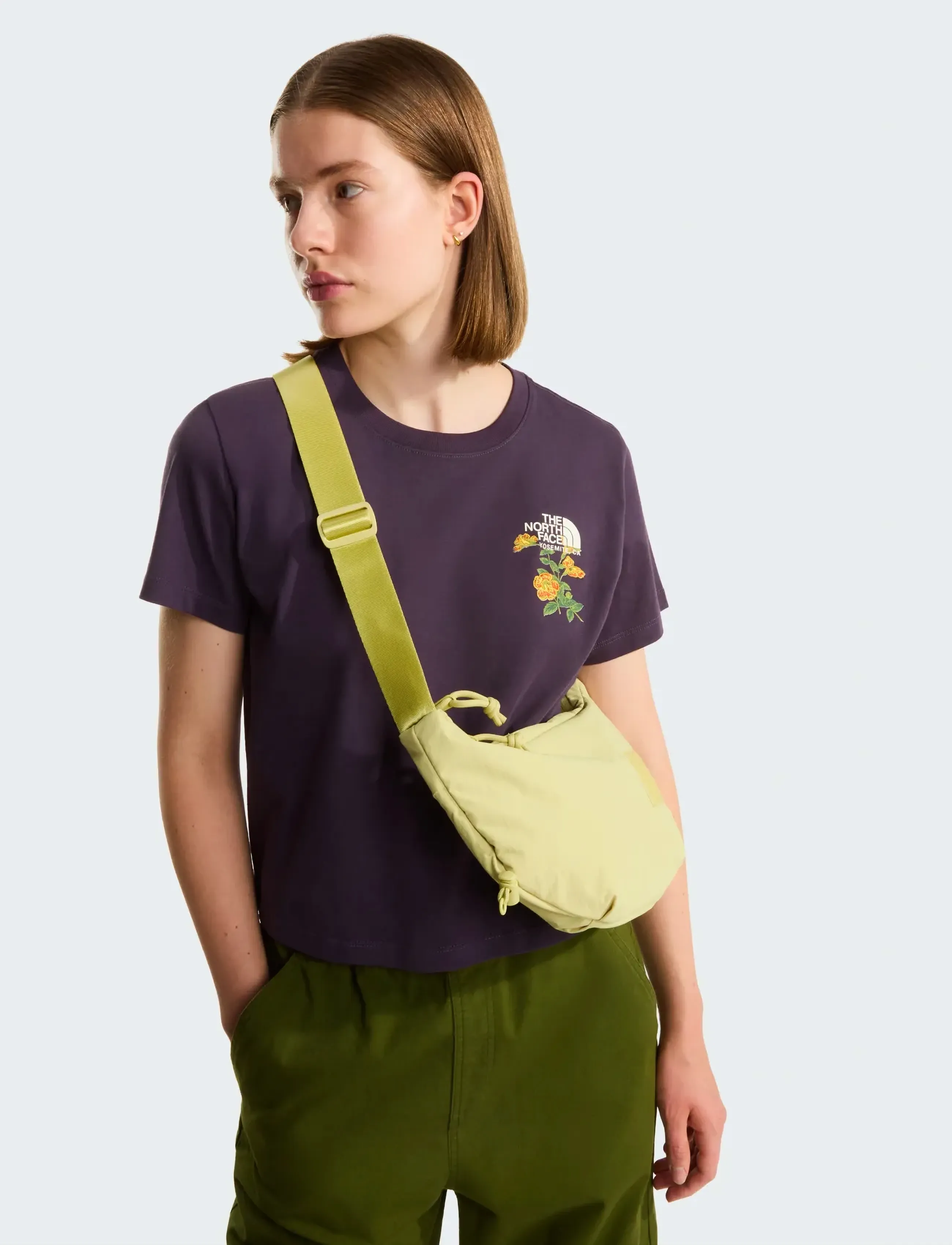 THE NORTH FACE W Flora Embro Regular Short Sleeve Tee-G t-shirts dam – bild 6