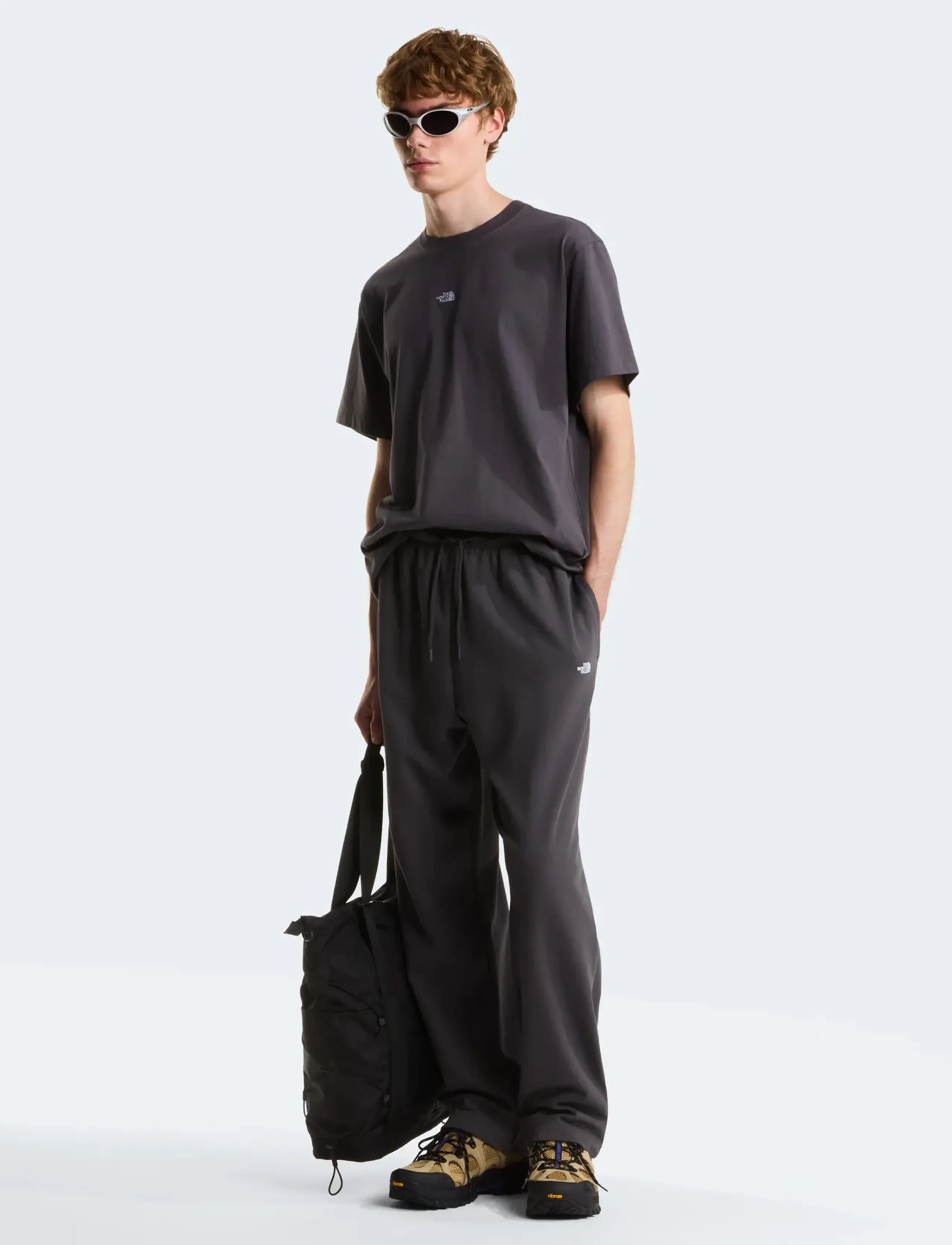 The North Face - M ESSENTIAL CENTER LOGO RELAXED SHORT SL - t-shirts - anthracite grey - 3