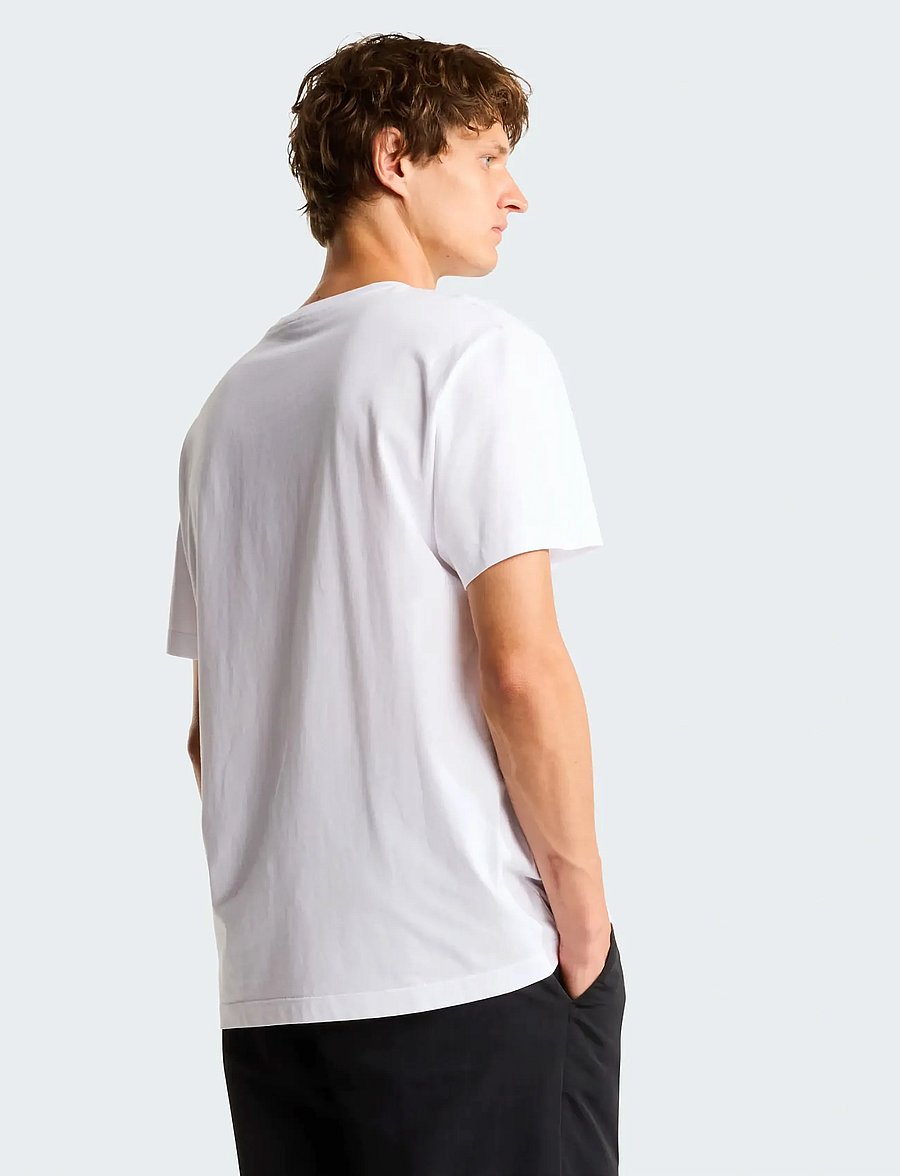 The North Face - M ESSENTIAL CENTER LOGO RELAXED SHORT SL - t-shirts - tnf white - 5