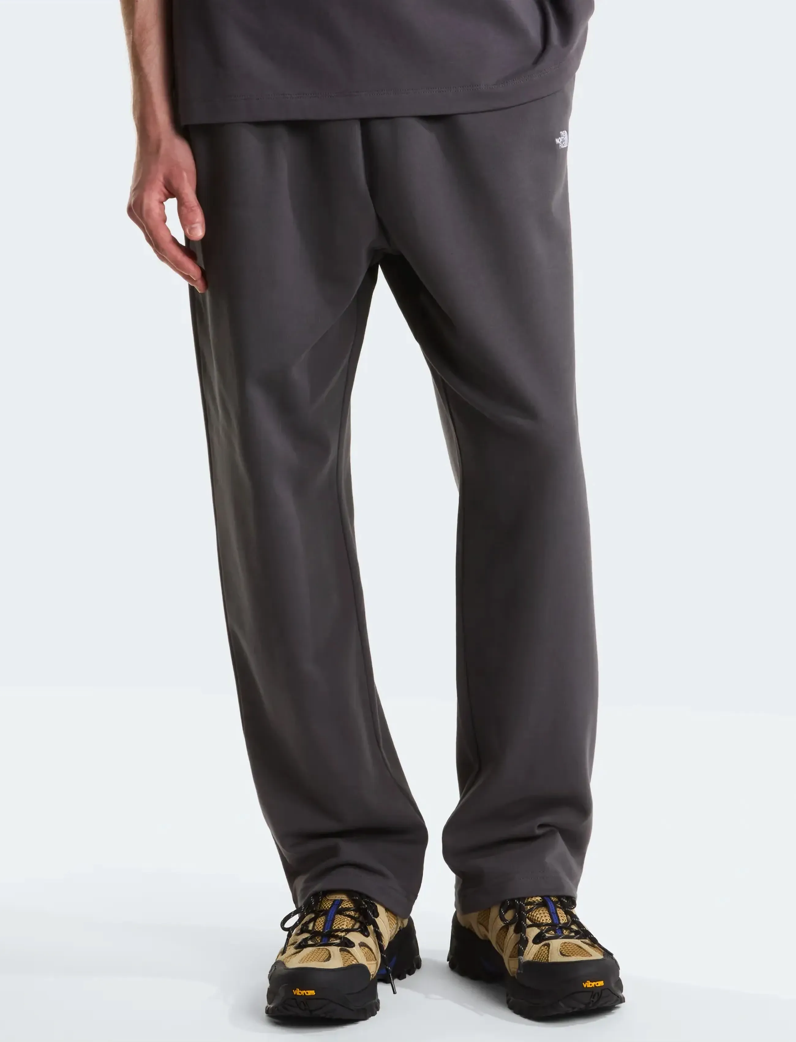 The North Face M Essential Light Relaxed Straight Pant, M, Grey, Sport Pants > Sport Sweatpants, Herre