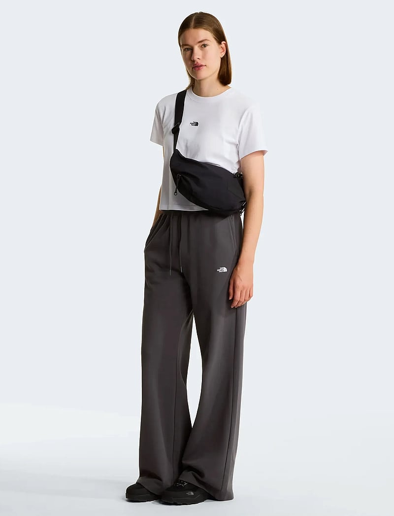 The North Face - W ESSENTIAL REGULAR SHORT SLEEVE CUTIE T - t-shirts - tnf white - 3